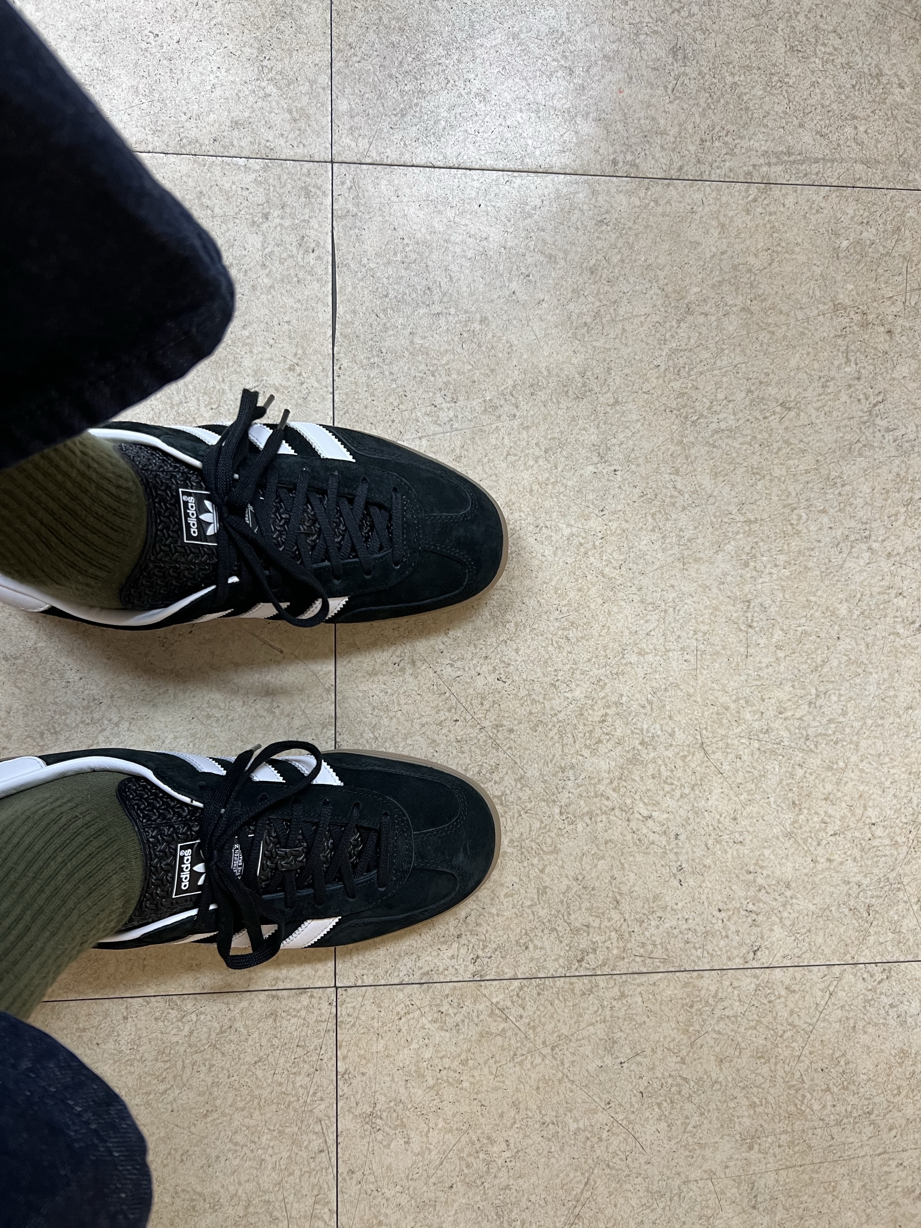 Adidas Gazelle Indoor Core Black 착용 스타일