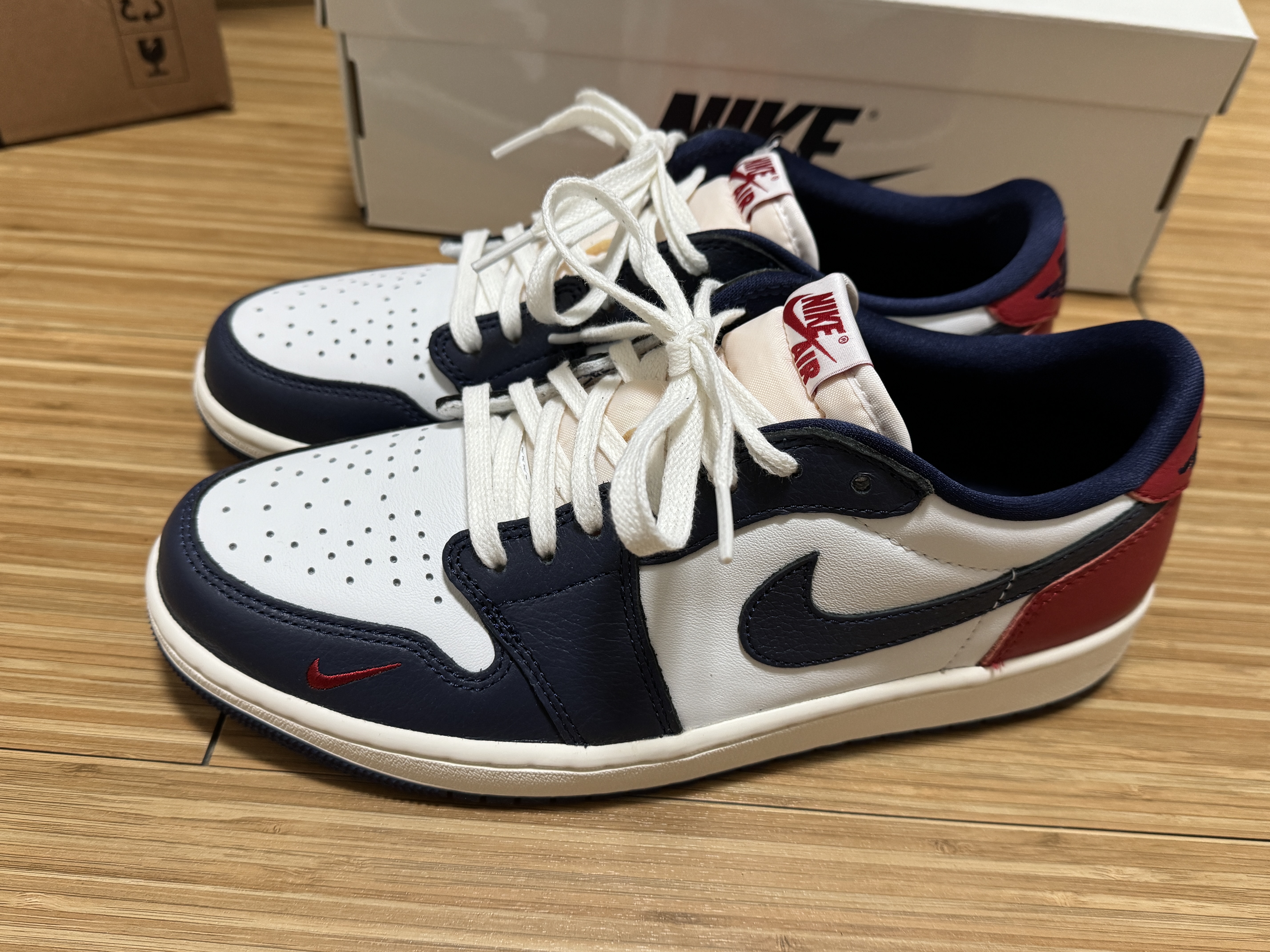 Jordan 1 Retro Low OG Gym Red and Midnight Navy 착용 스타일