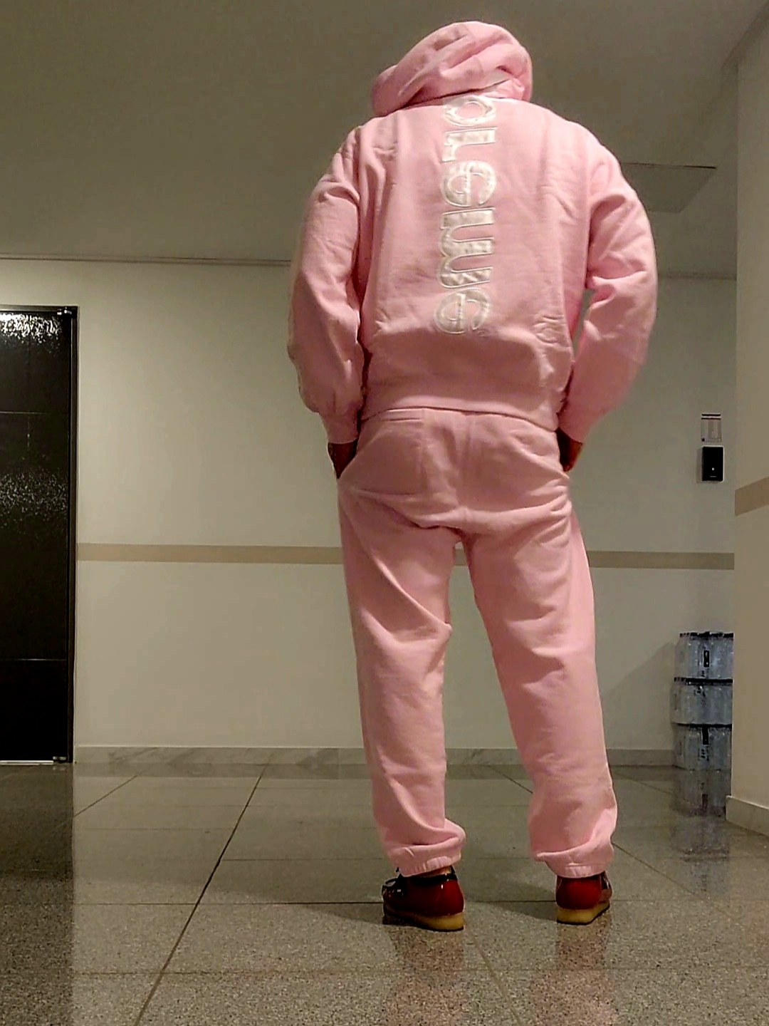 Supreme Satin Applique Hooded Sweatshirt Light Pink - 23FW, Supreme Satin Applique Sweatpants Light Pink - 23FW 착용 스타일 - 2
