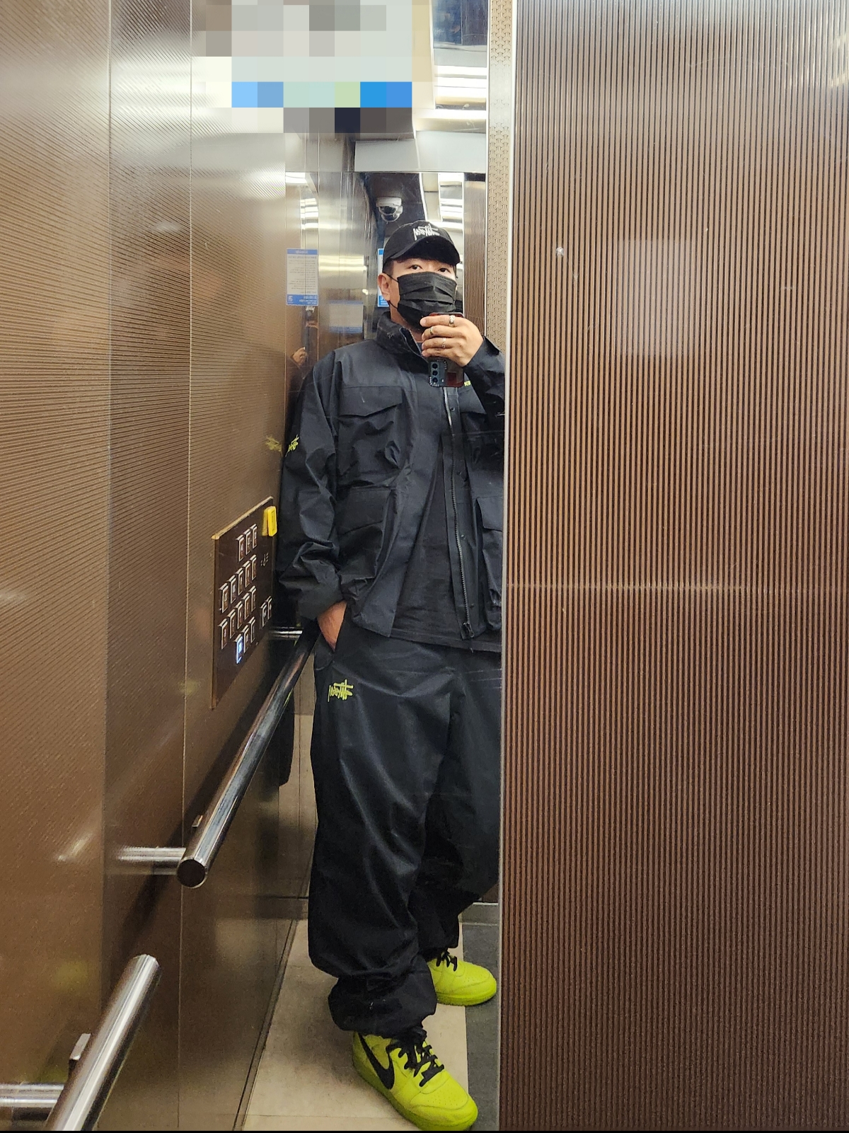 Stussy Bio Washed Big Logo Low Pro Cap Black, Stussy Gore-Tex M65 Jacket Black 착용 스타일 - 1