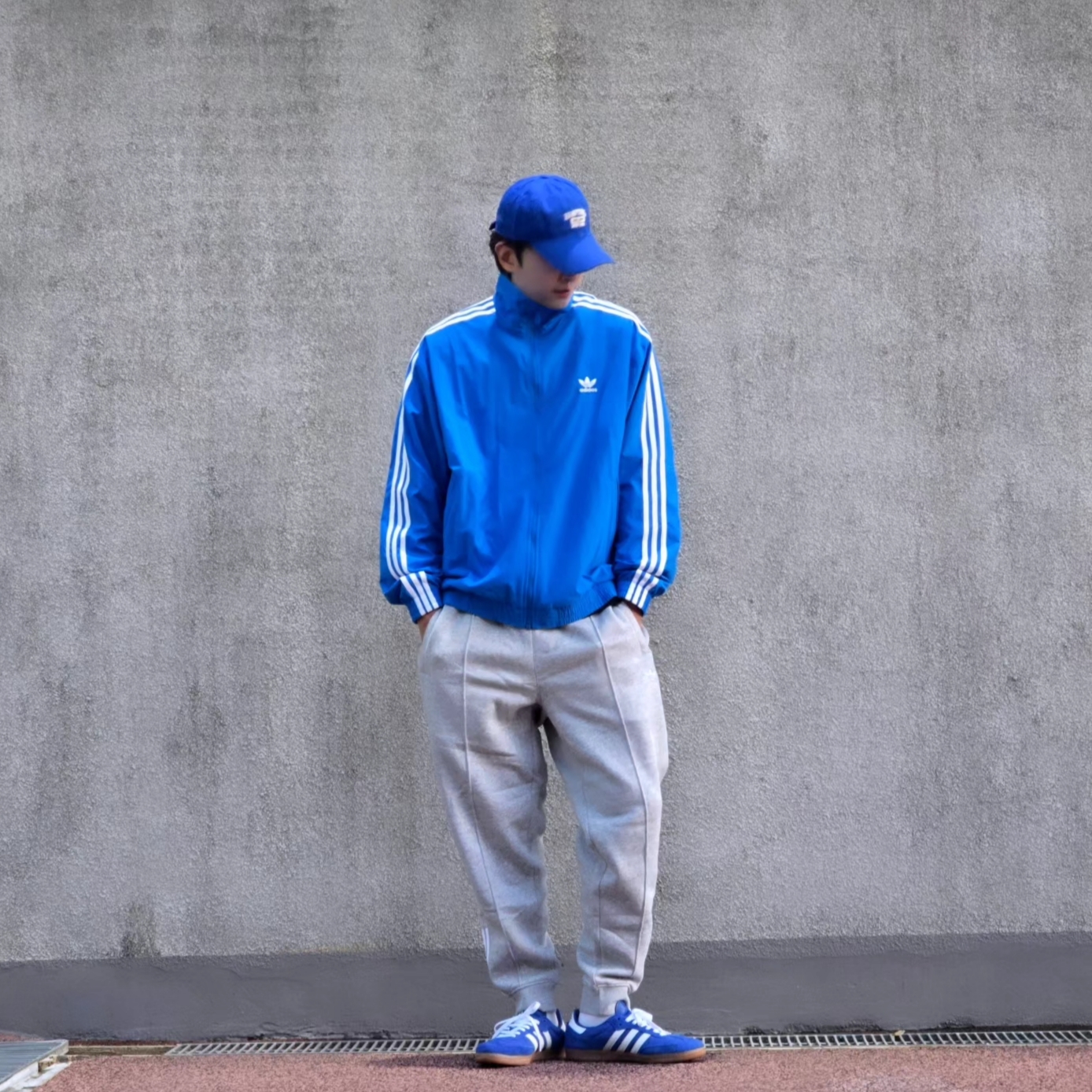 Adidas Adicolor Woven Firebird Track Top Blue Bird  - KR Sizing, Adidas Adicolor Woven Firebird Track Top Blue Bird  - US Sizing 착용 스타일 - 3
