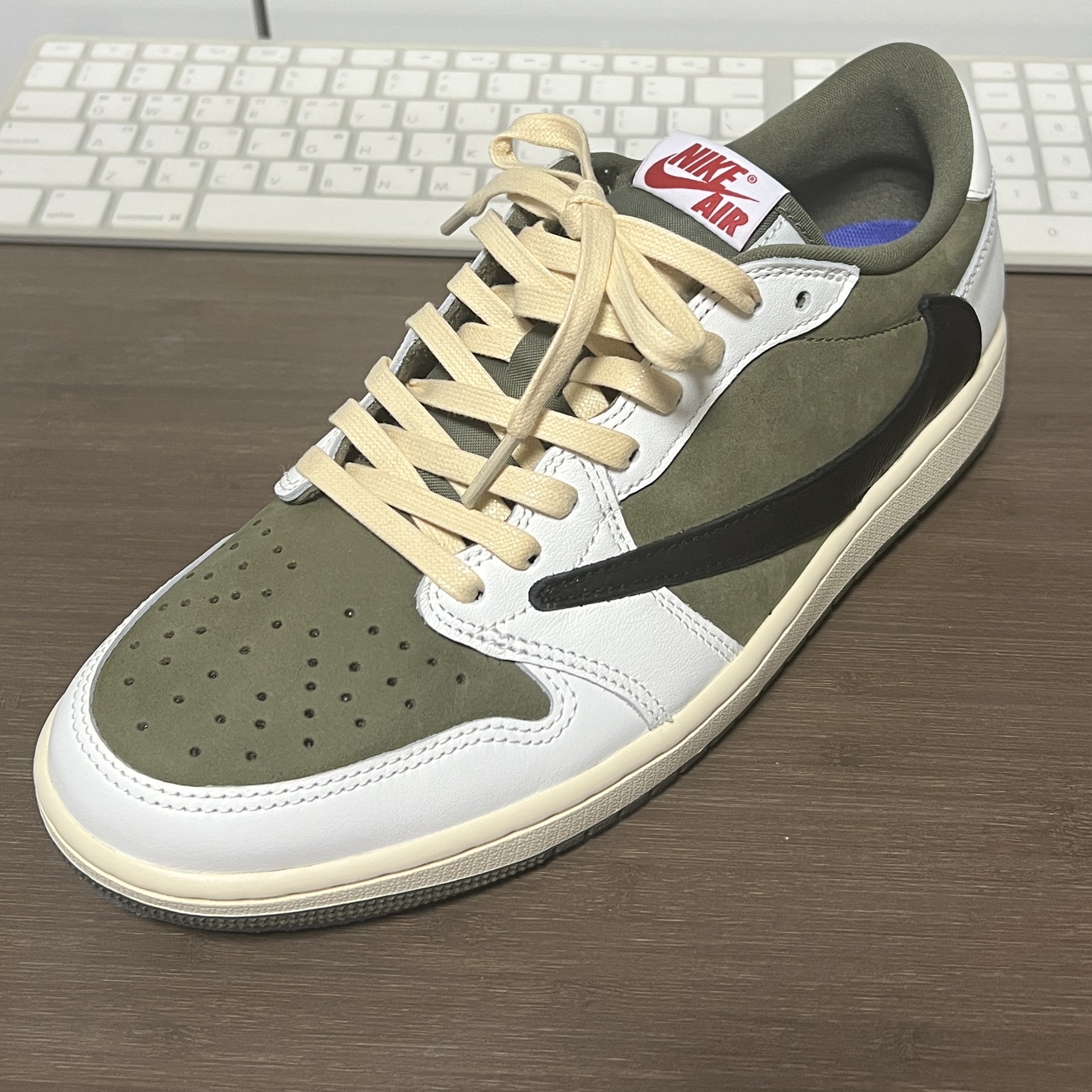 Jordan 1 x Travis Scott Retro Low OG SP Reverse Olive 착용 스타일