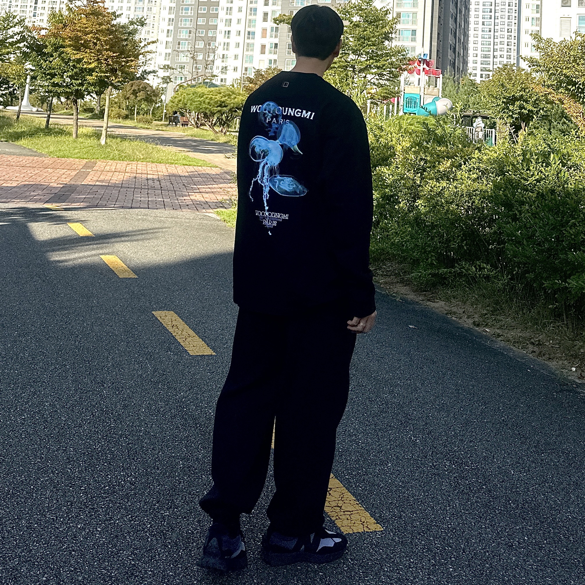 Wooyoungmi Luminous Jellyfish Back Logo Long Sleeve T-Shirt Black - 24SS 착용 스타일