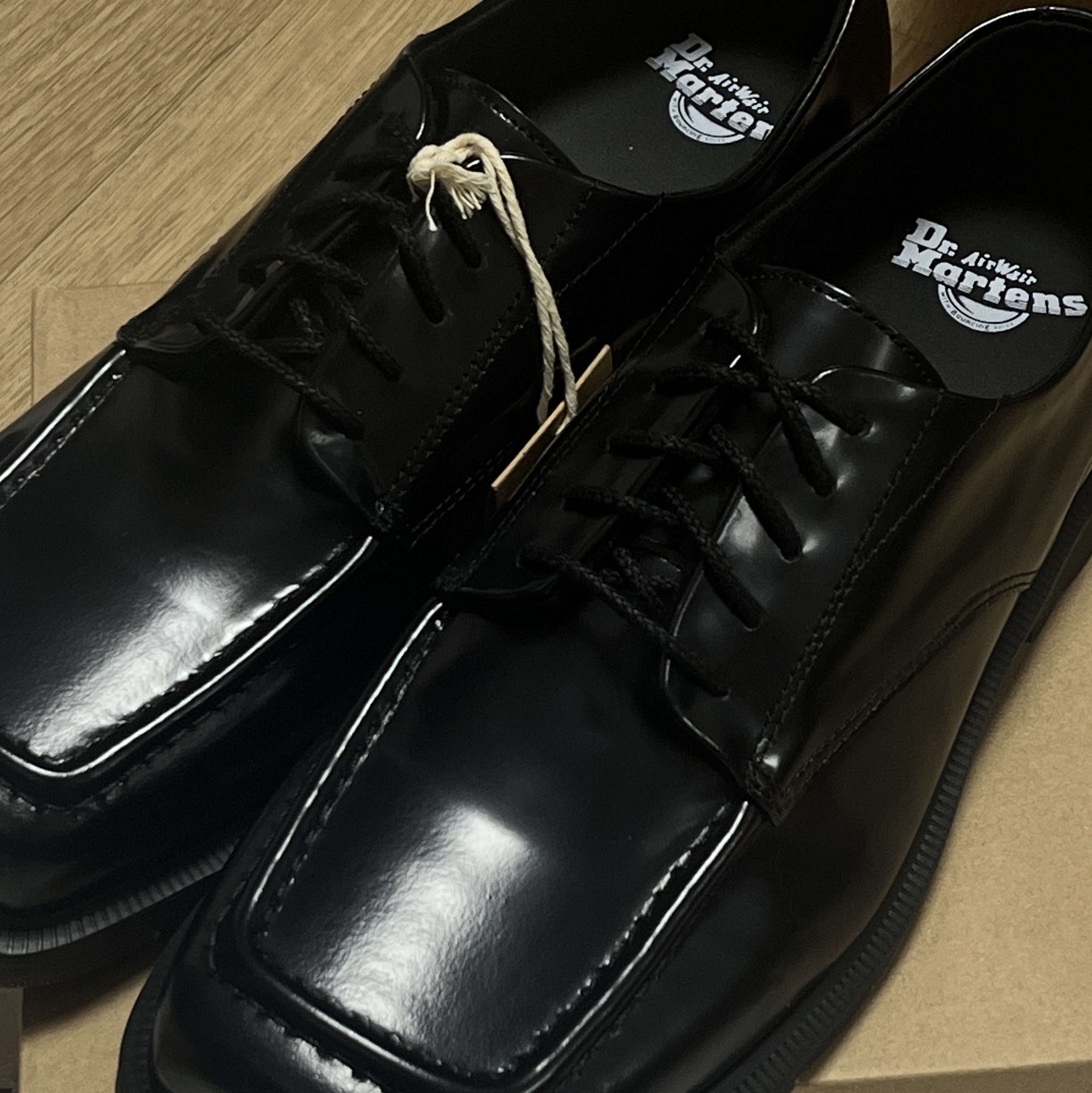 [KREAM 단독] Dr. Martens Durrow 5 hole Shoes Black - 24FW 착용 스타일 - 1