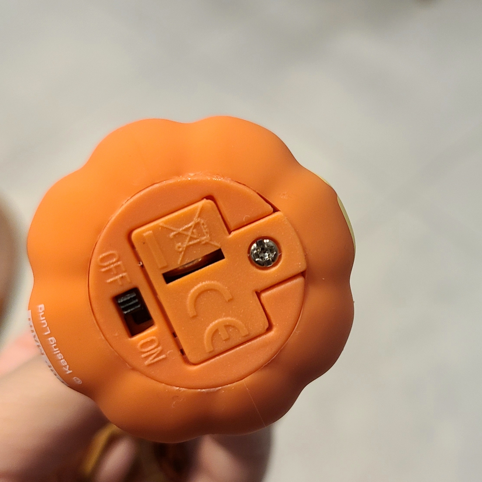 Pop Mart Halloween Party Series Luminous Pumpkin Keyring Labubu 착용 스타일 - 3