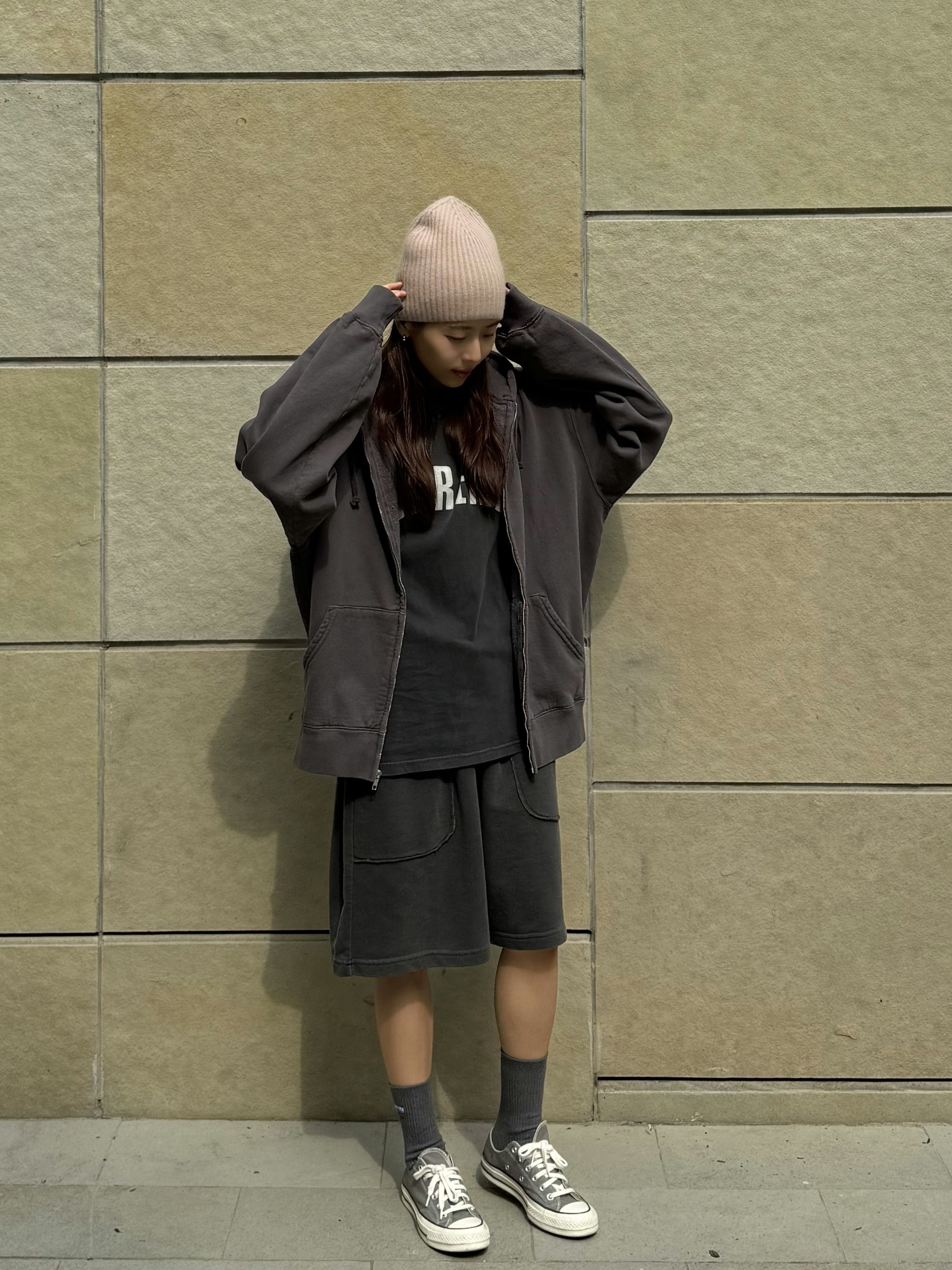 Supreme Overdyed Small Box Zip Up Hooded Sweatshirt Black - 24SS, Supreme Cracked Arc S/S Top Black - 24SS 착용 스타일 - 2