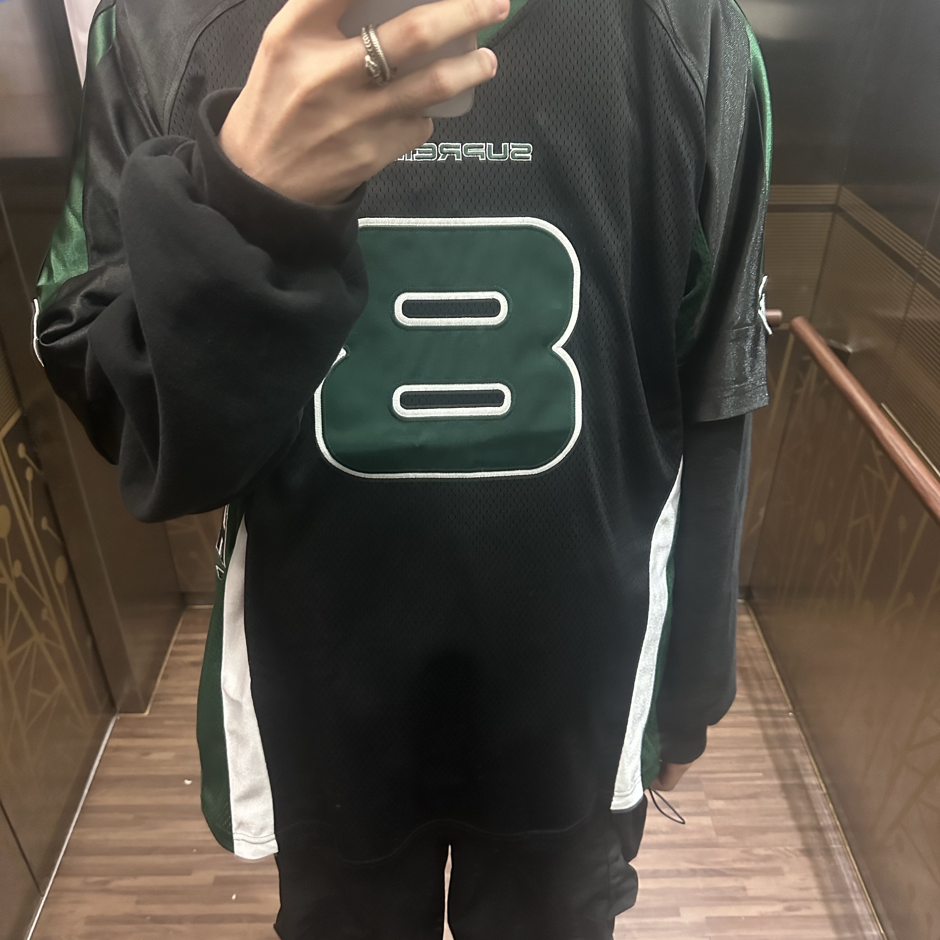 Supreme Division Hooded Sweatshirt Black - 24FW, Supreme x Martine Rose Football Jersey Black - 24FW 착용 스타일 - 2