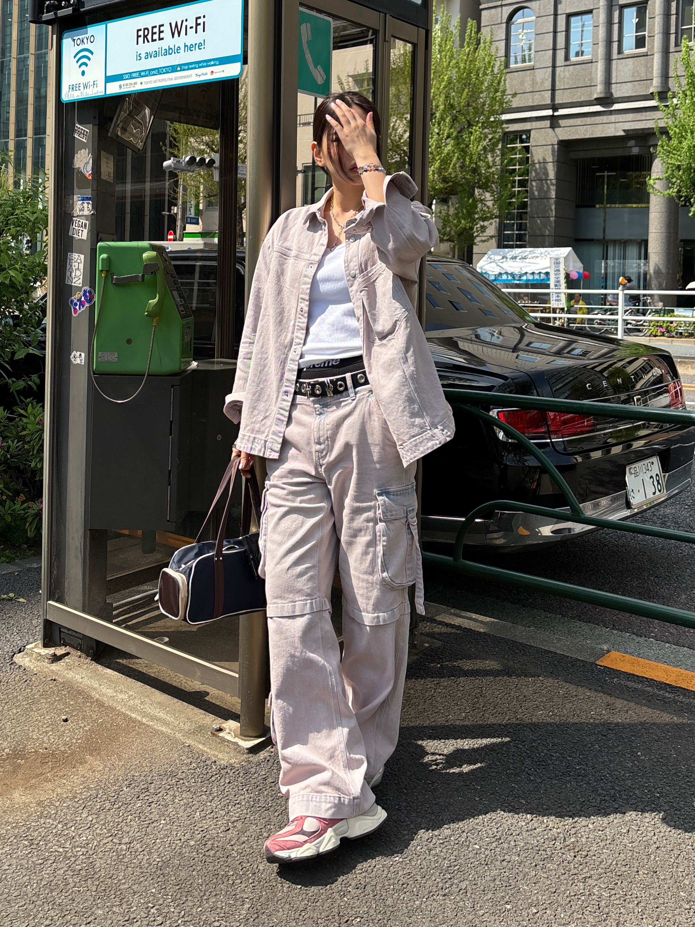 New Balance 9060 Cherry Blossom 착용 스타일 - 2