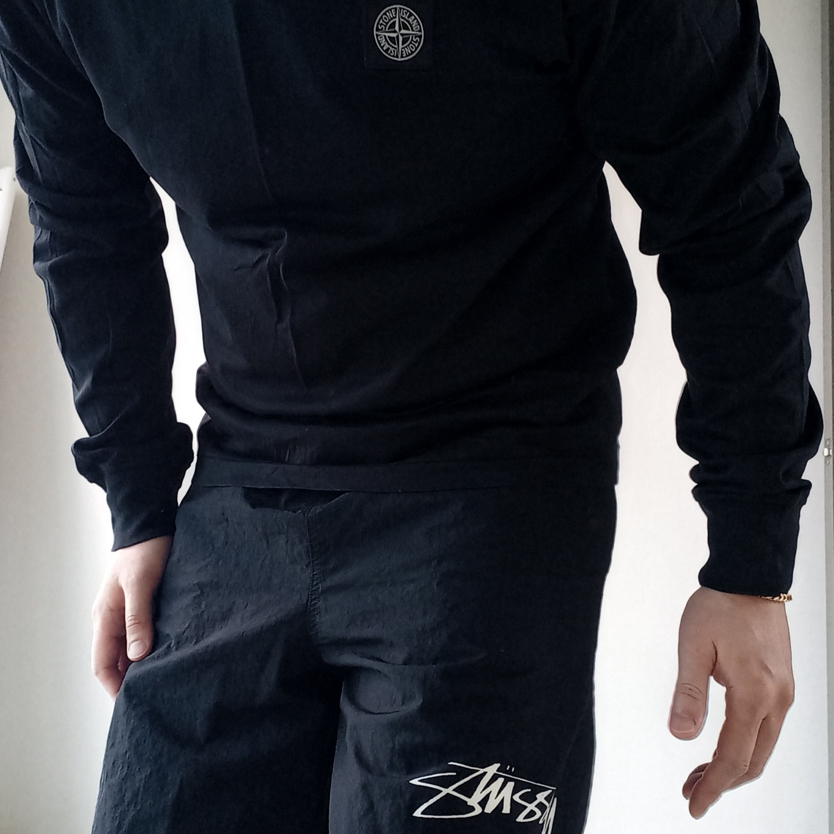 Stone Island 22713 60/2 Cotton Jersey Slim Fit L/S T-Shirt Black - 24FW, Nike x Stussy Shorts Black (FJ9167-010) 착용 스타일 - 1