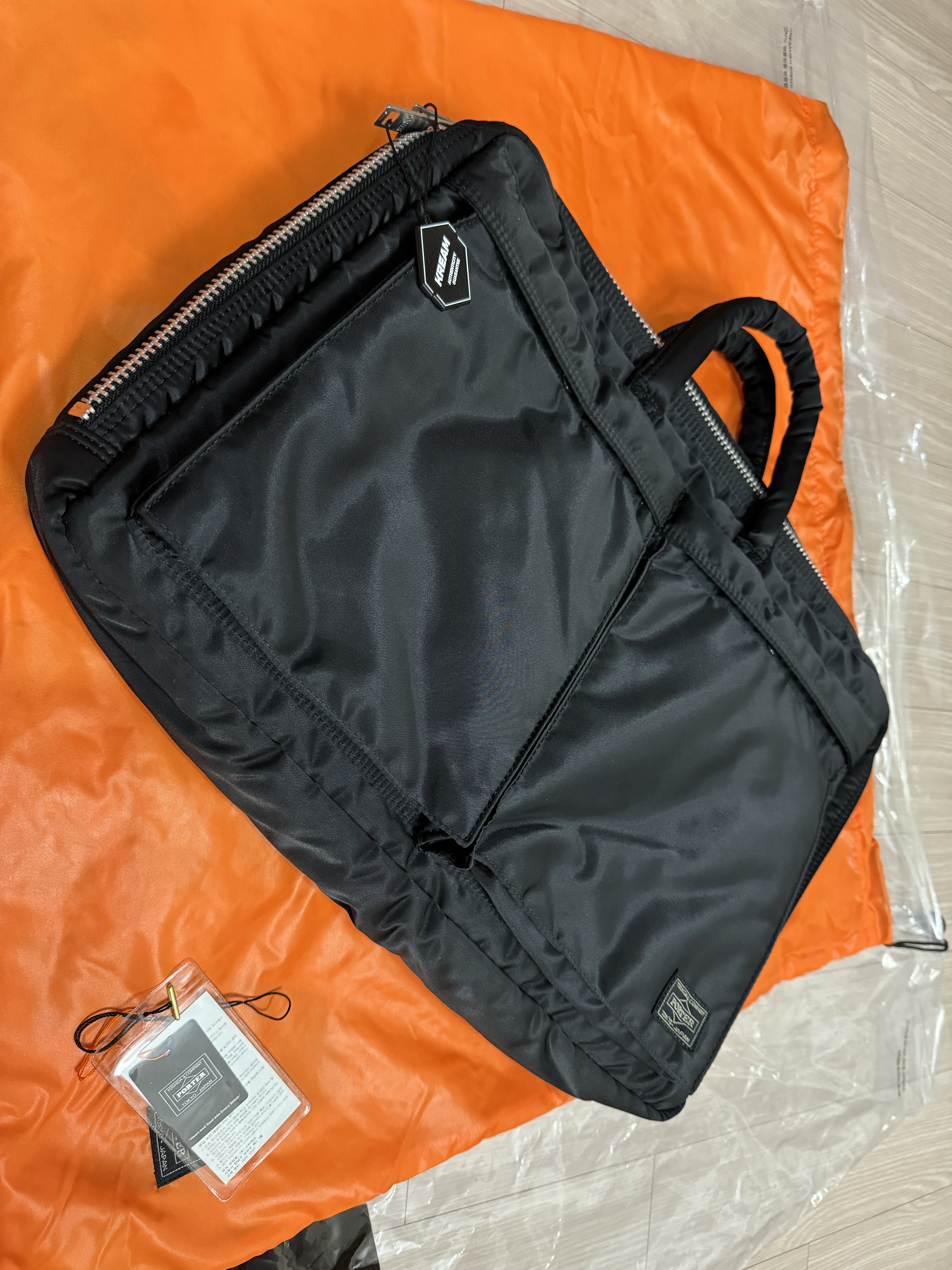 Porter Tanker 2Way Briefcase Black 착용 스타일 - 2