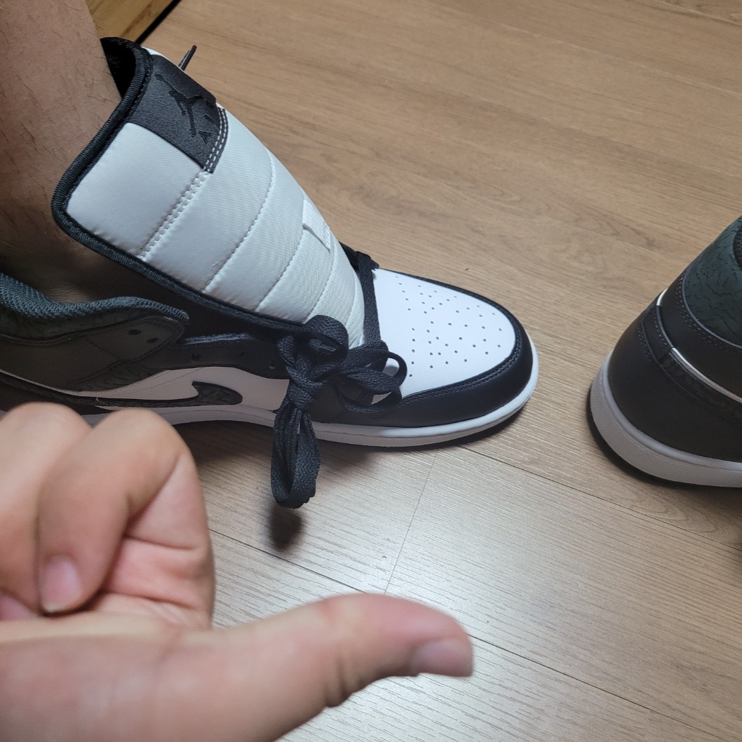 Jordan 1 Mid SE Off Noir Black White 착용 스타일