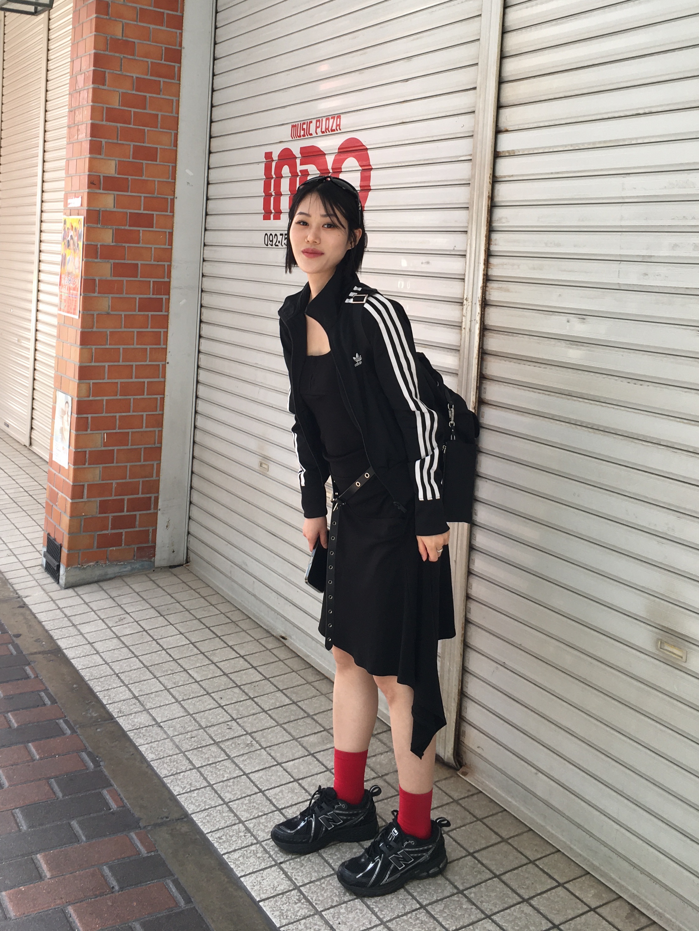 (W) Adidas Adicolor Classic Firebird Track Top Black - KR Sizing, New Balance 1906R Black Silver Metallic 착용 스타일