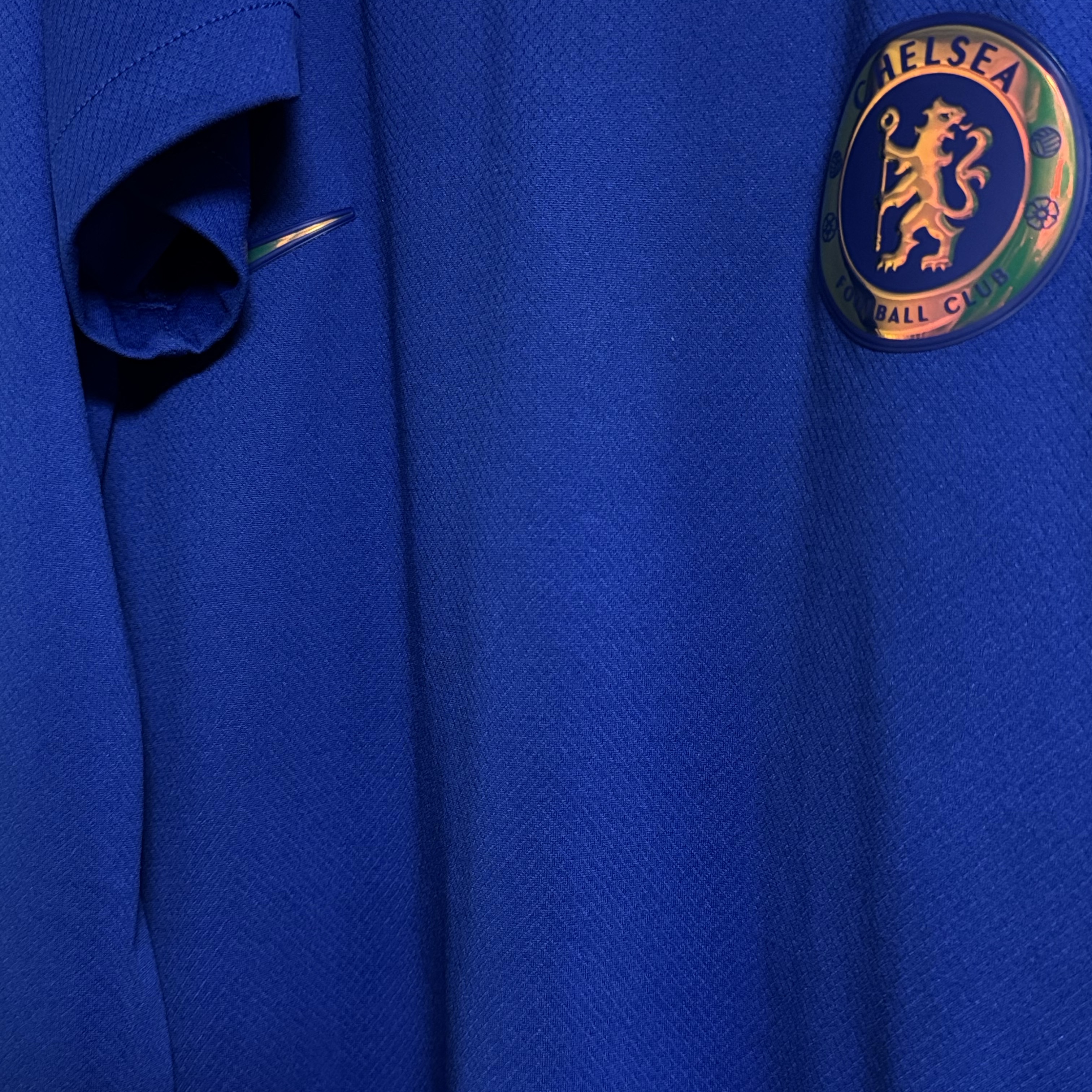 Nike Chelsea FC 2023/24 Stadium Home Dri-Fit Jersey Rush Blue (Non Marking & Non Sponser Ver.), Nike Chelsea FC 2022/23 Stadium Home Dri-Fit Jersey Rush Blue (Non Marking Ver.) 착용 스타일 - 1