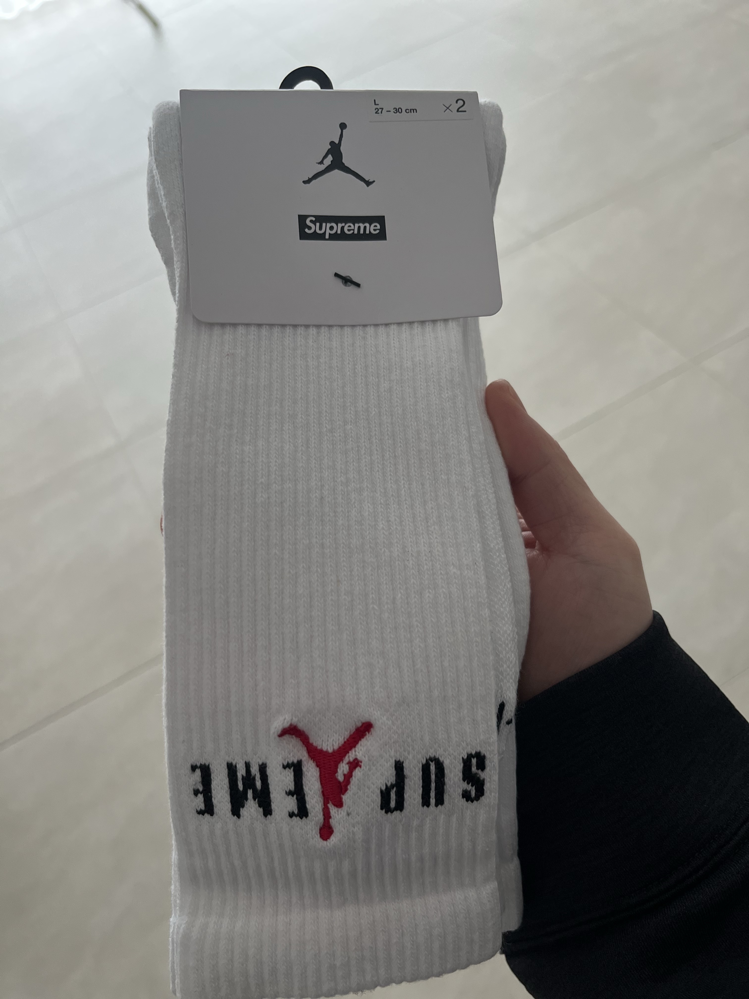 Supreme x Jordan Crew Socks White (2 Pack) - 24FW 착용 스타일