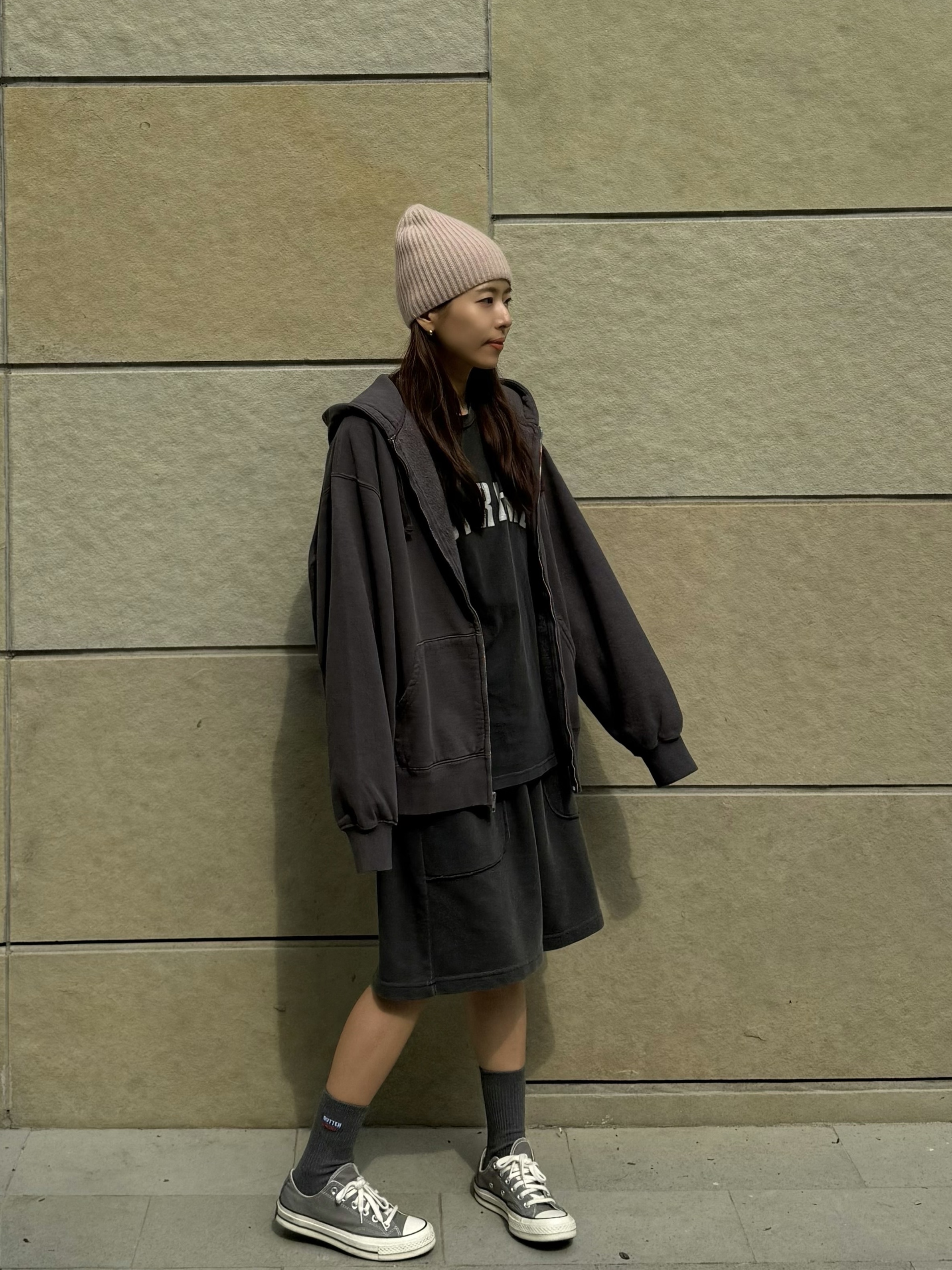 Supreme Overdyed Small Box Zip Up Hooded Sweatshirt Black - 24SS, Supreme Cracked Arc S/S Top Black - 24SS 착용 스타일 - 1