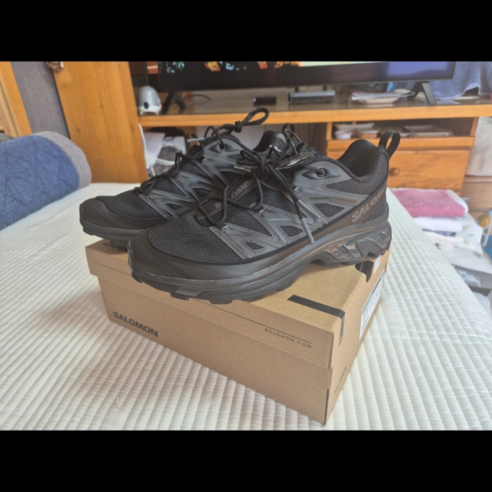 Salomon XT-6 Expanse Black Ebony 착용 스타일 - 1