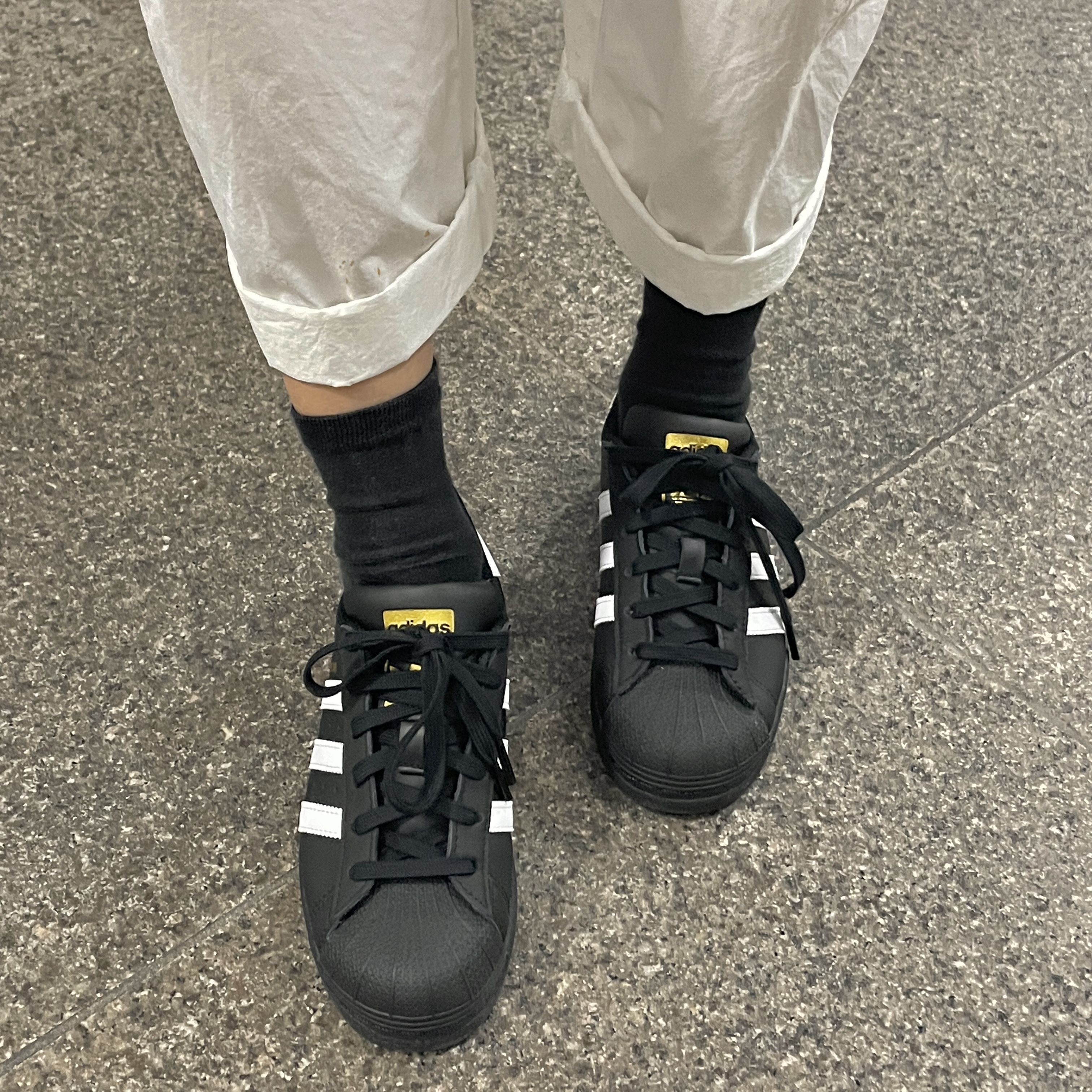 (J) Adidas Superstar Black White 착용 스타일 - 10