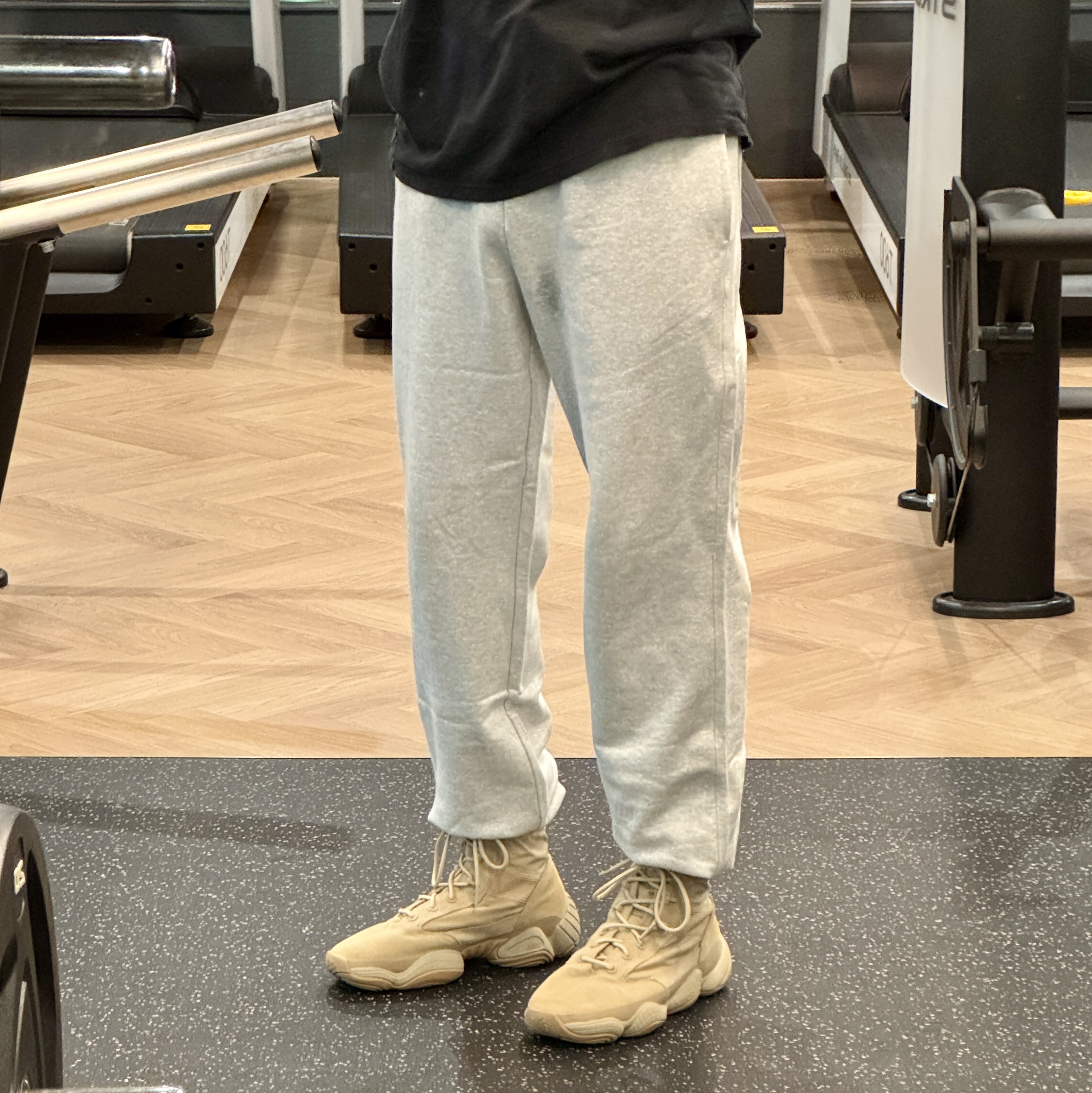 Adidas Yeezy 500 High Tactical Utility Sand 착용 스타일