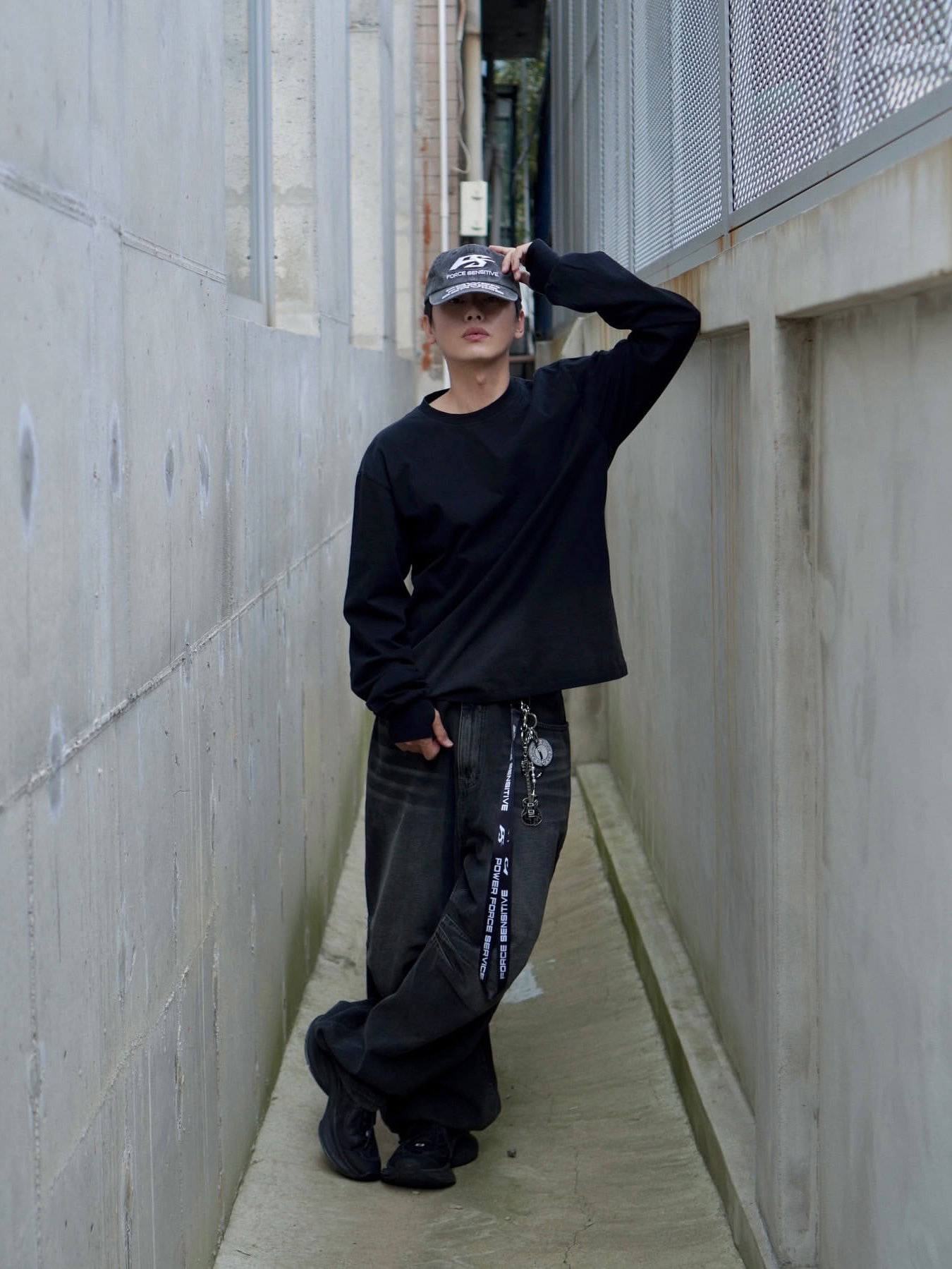 [KREAM 단독] BLR Double Trident Washing Wide Denim Pants Black, [KREAM 단독] BLR Double Trident Washing Wide Denim Pants Blue 착용 스타일