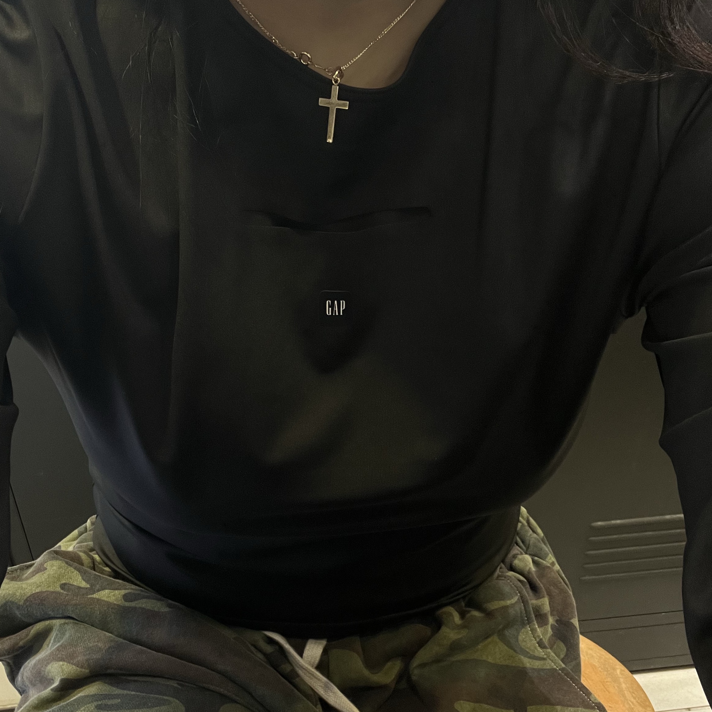 Yeezy Gap Engineered By Balenciaga Long-Sleeve Second Skin Black 착용 스타일