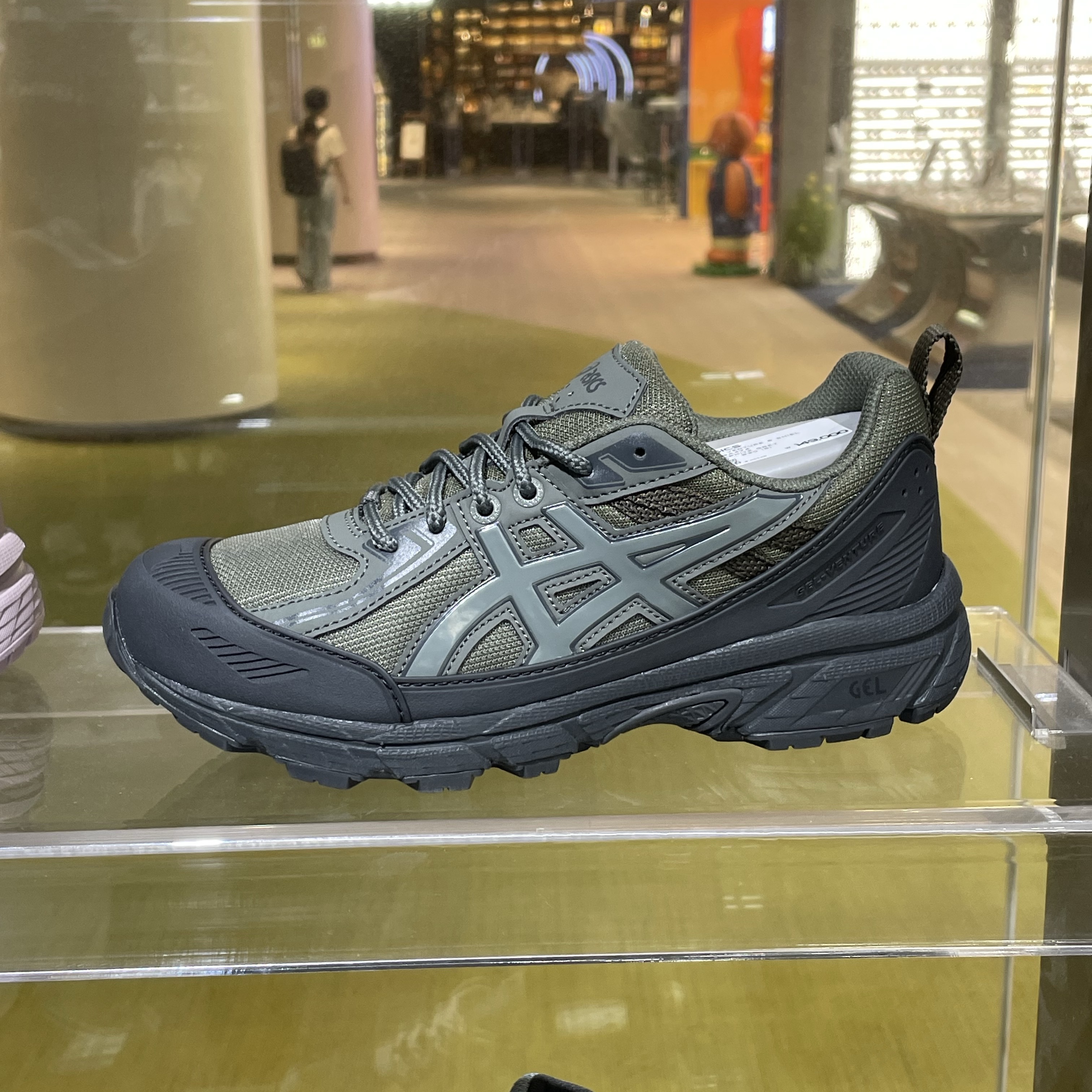 Asics Gel-Venture 6 Shield Graphite Grey Truffle Grey 착용 스타일