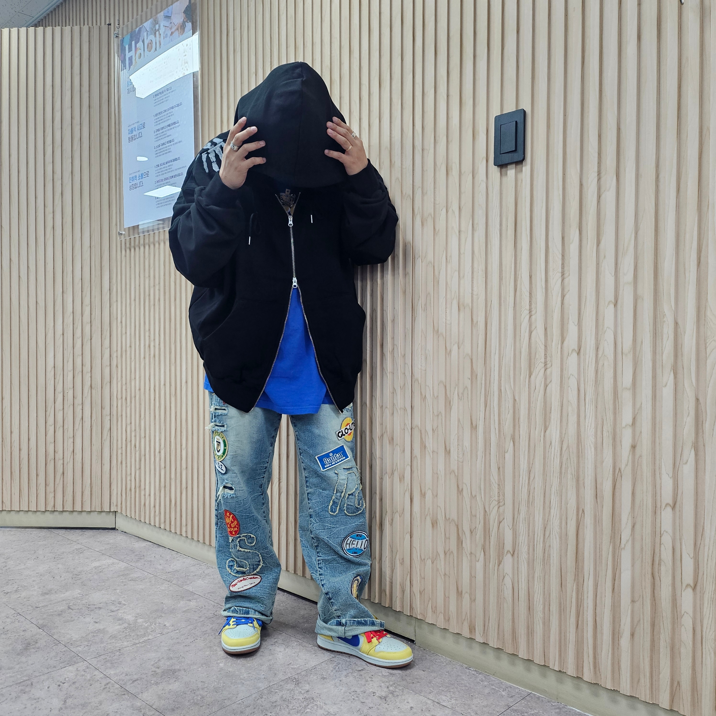 Supreme Crown T-Shirt Royal - 23SS, (W) Jordan 1 x Travis Scott Retro Low OG SP Canary 착용 스타일 - 2
