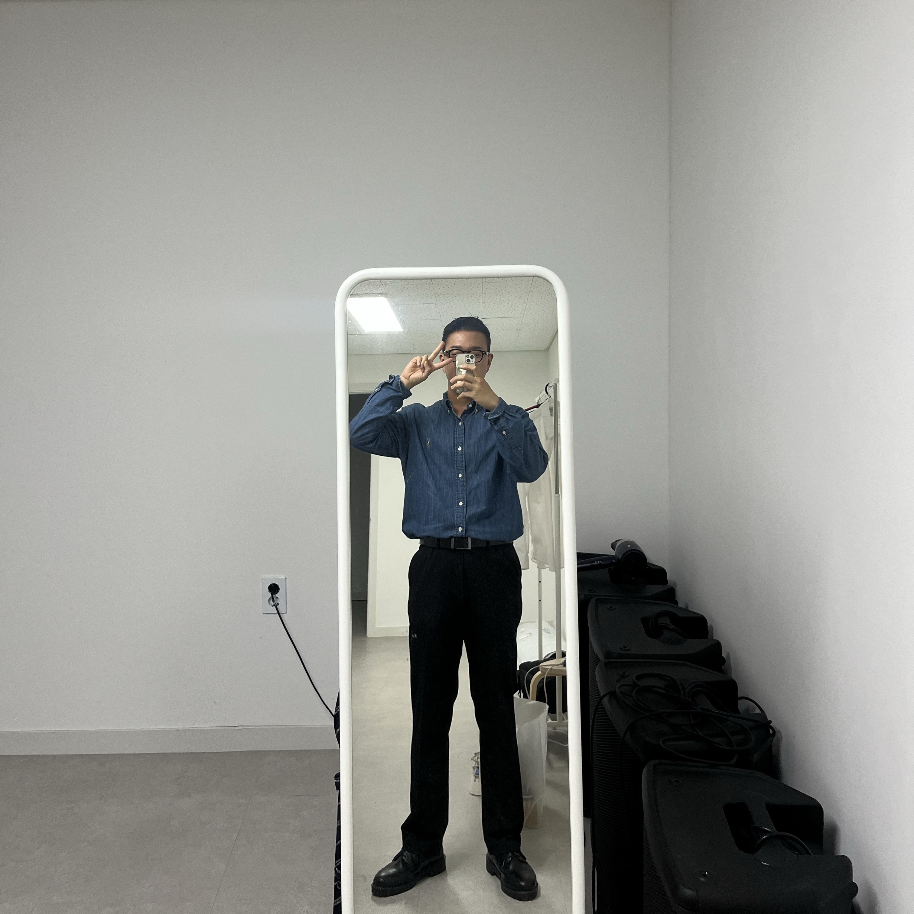 [30%적립] Polo Ralph Lauren Custom Fit Denim Shirt Navy, Dr. Martens 1461 Mono Black 착용 스타일