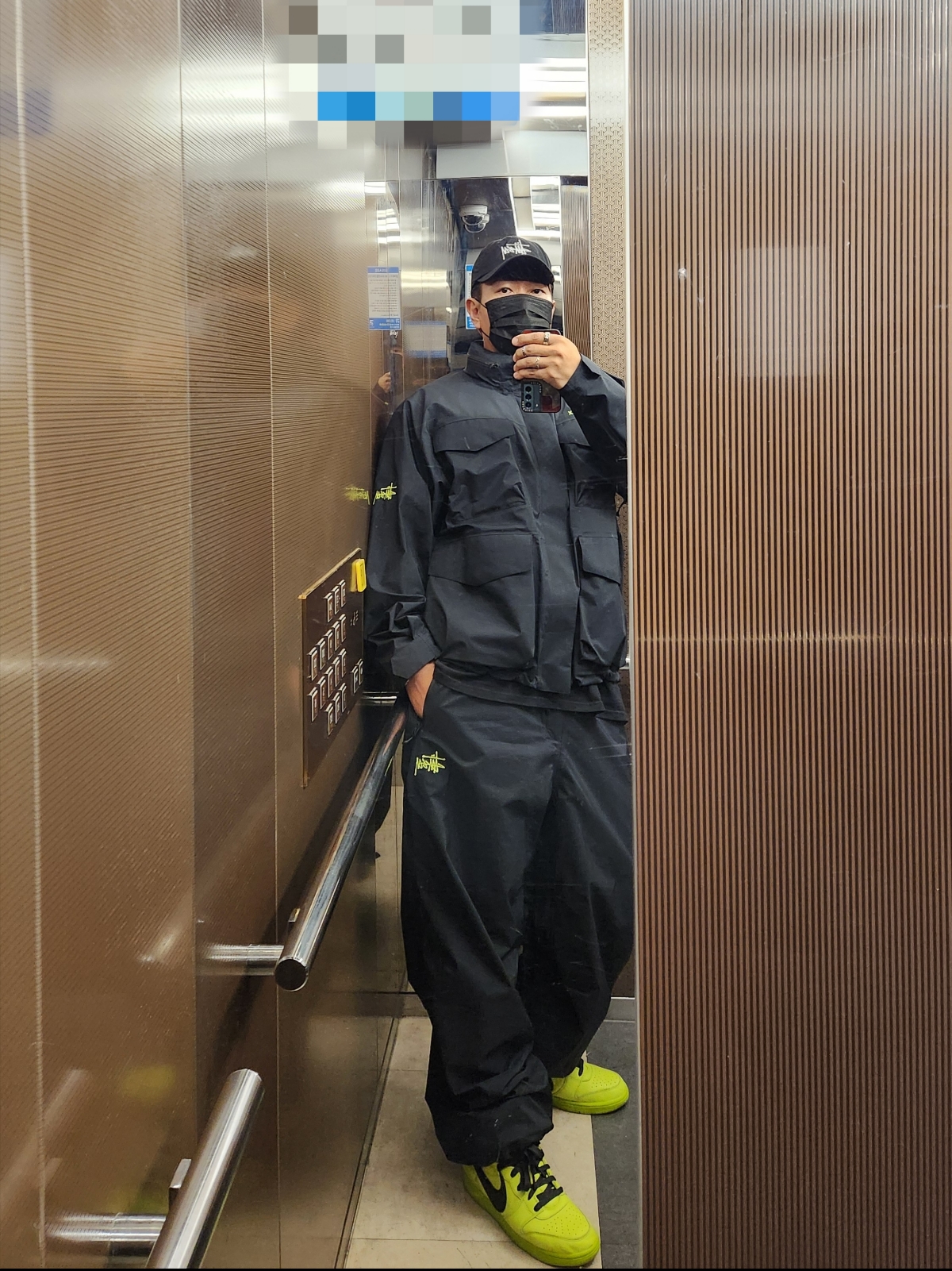 Stussy Bio Washed Big Logo Low Pro Cap Black, Stussy Gore-Tex M65 Jacket Black 착용 스타일 - 2