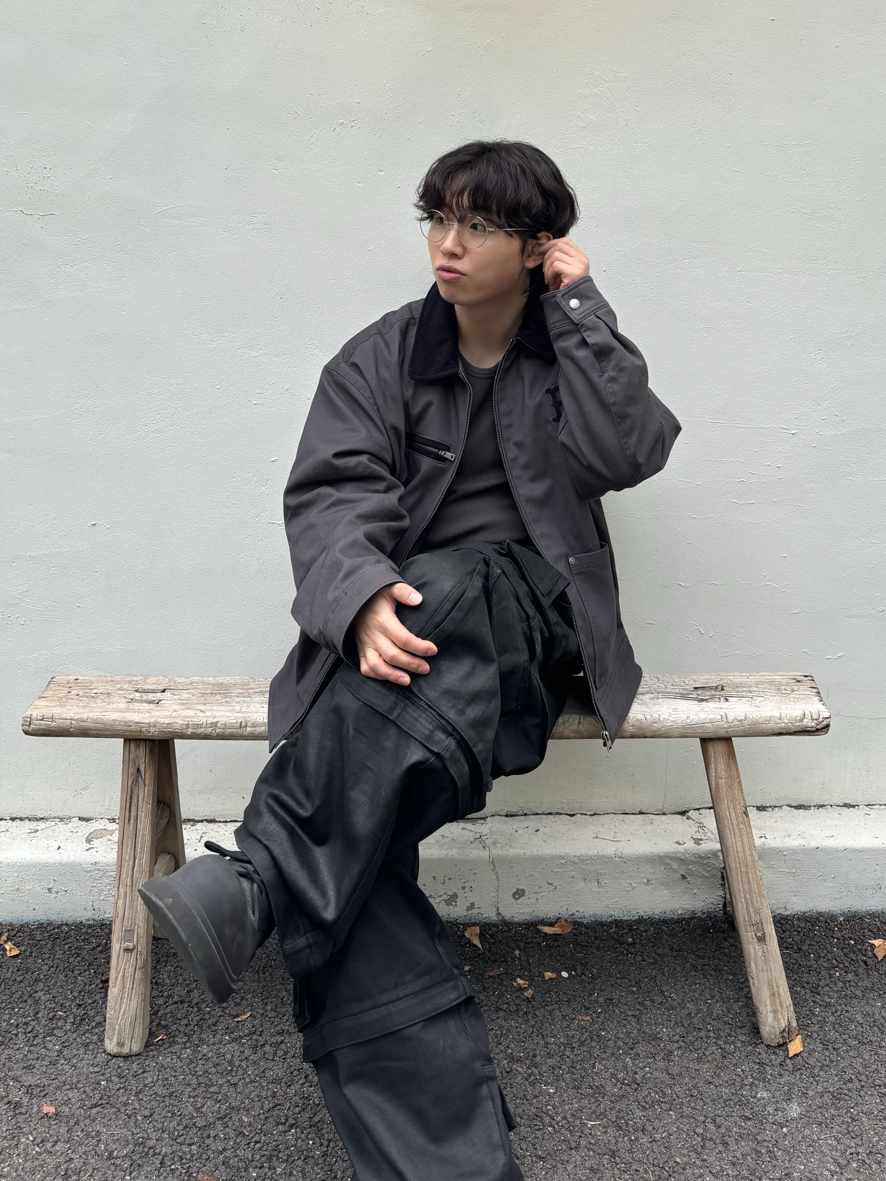 Balenciaga Steroid Derby Black, Project G/R Oversized Convertible Cargo Pants Coated Black 착용 스타일 - 1