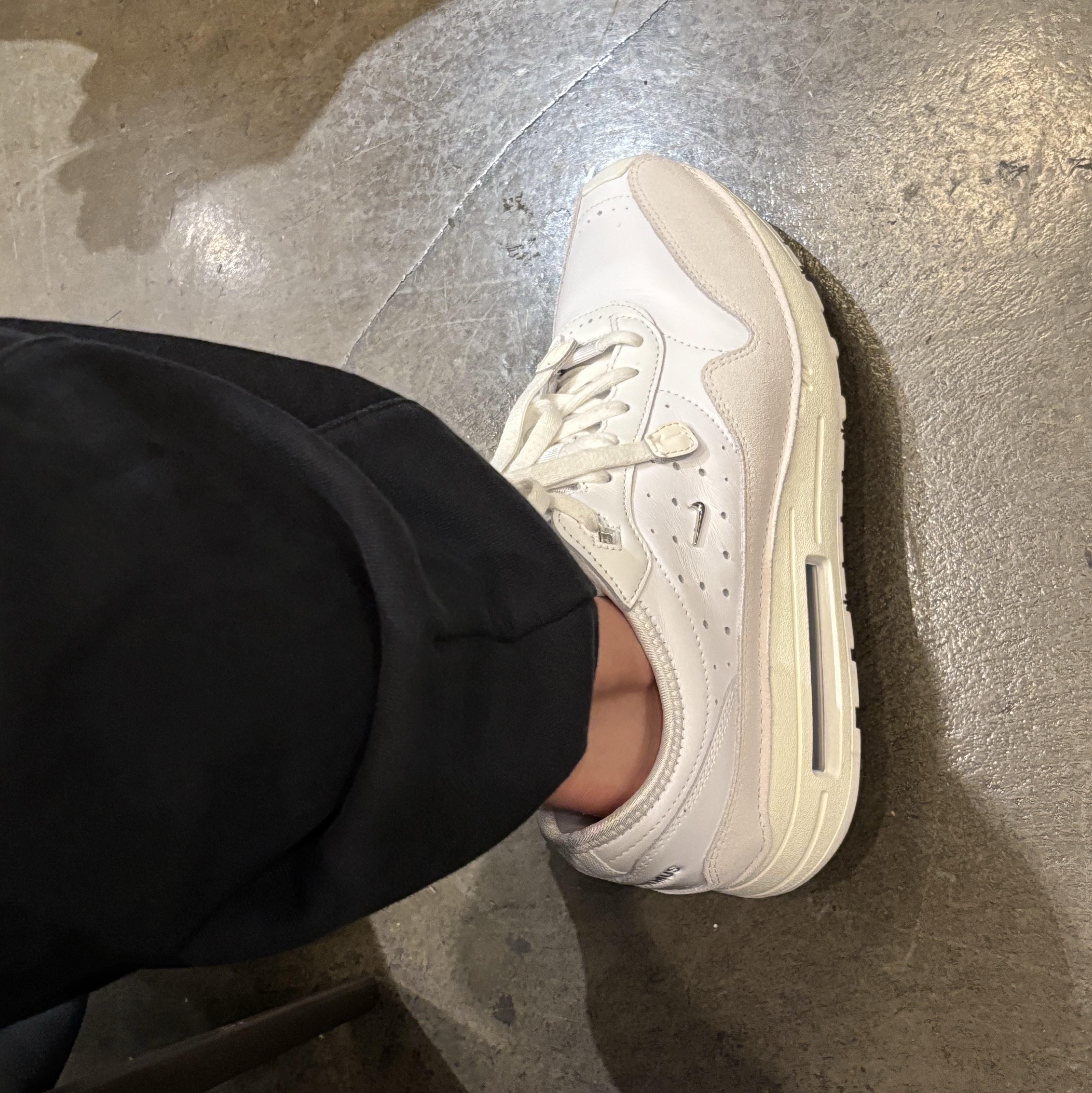 Nike x Jacquemus Air Max 1 '86 Sail and Summit White 착용 스타일