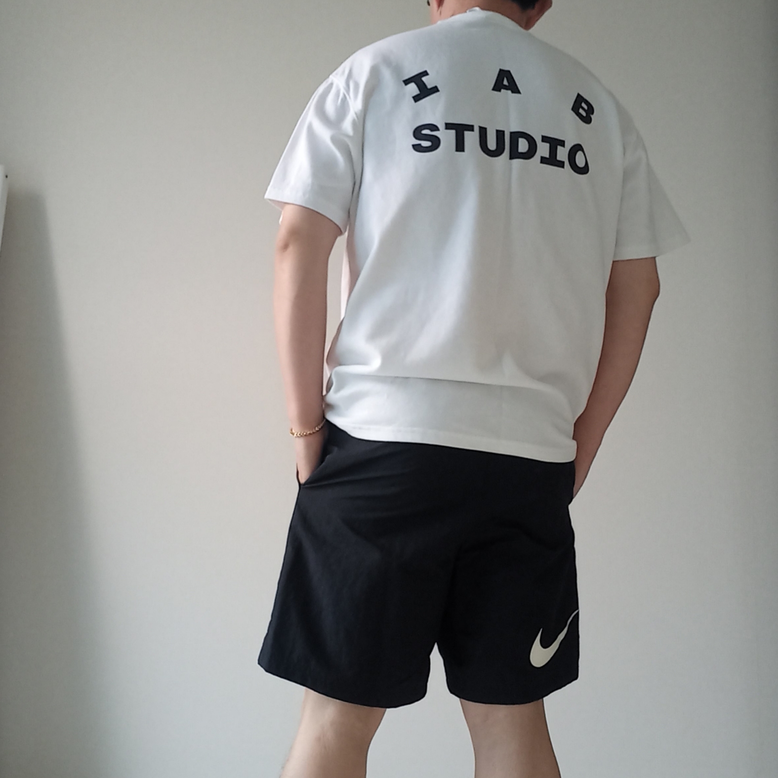 IAB Studio T-Shirt White - 23FW, Nike x Stussy Shorts Black (FJ9167-010) 착용 스타일 - 1