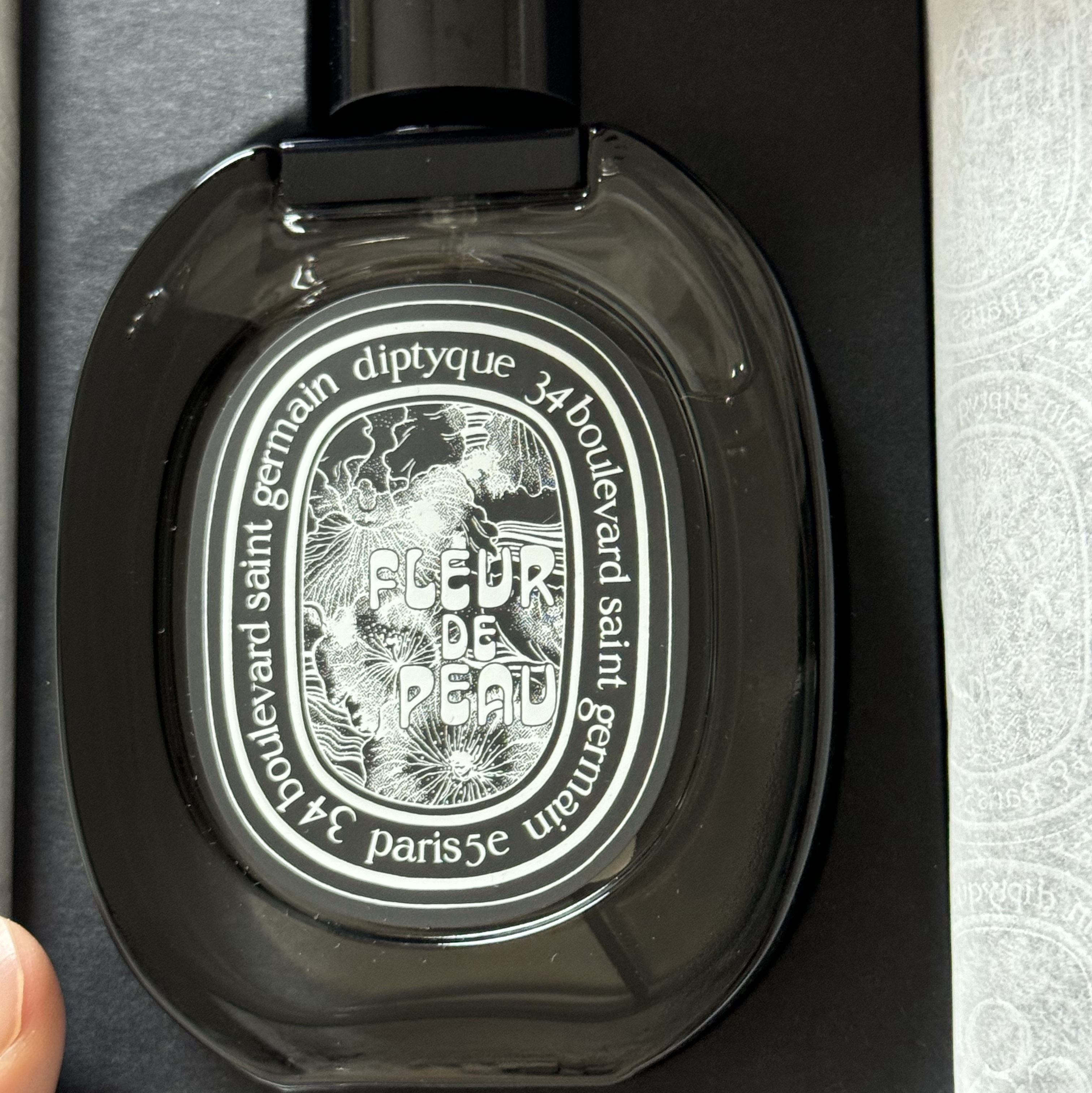 Diptyque Fleur De Peau Eau De Parfum 75ml 착용 스타일