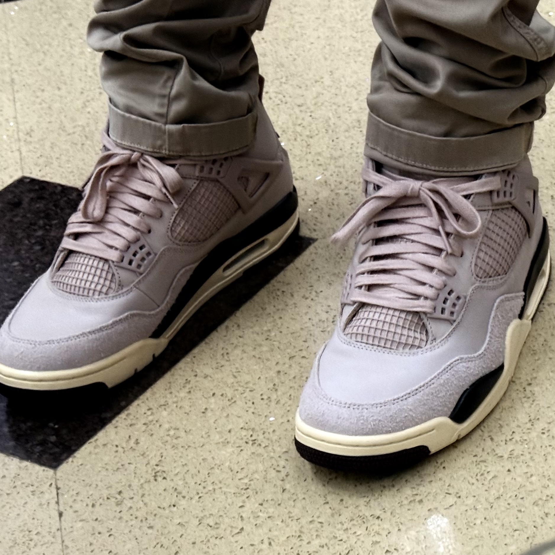 (W) Jordan 4 x A Ma Maniere Retro OG SP W.Y.W.S. 착용 스타일