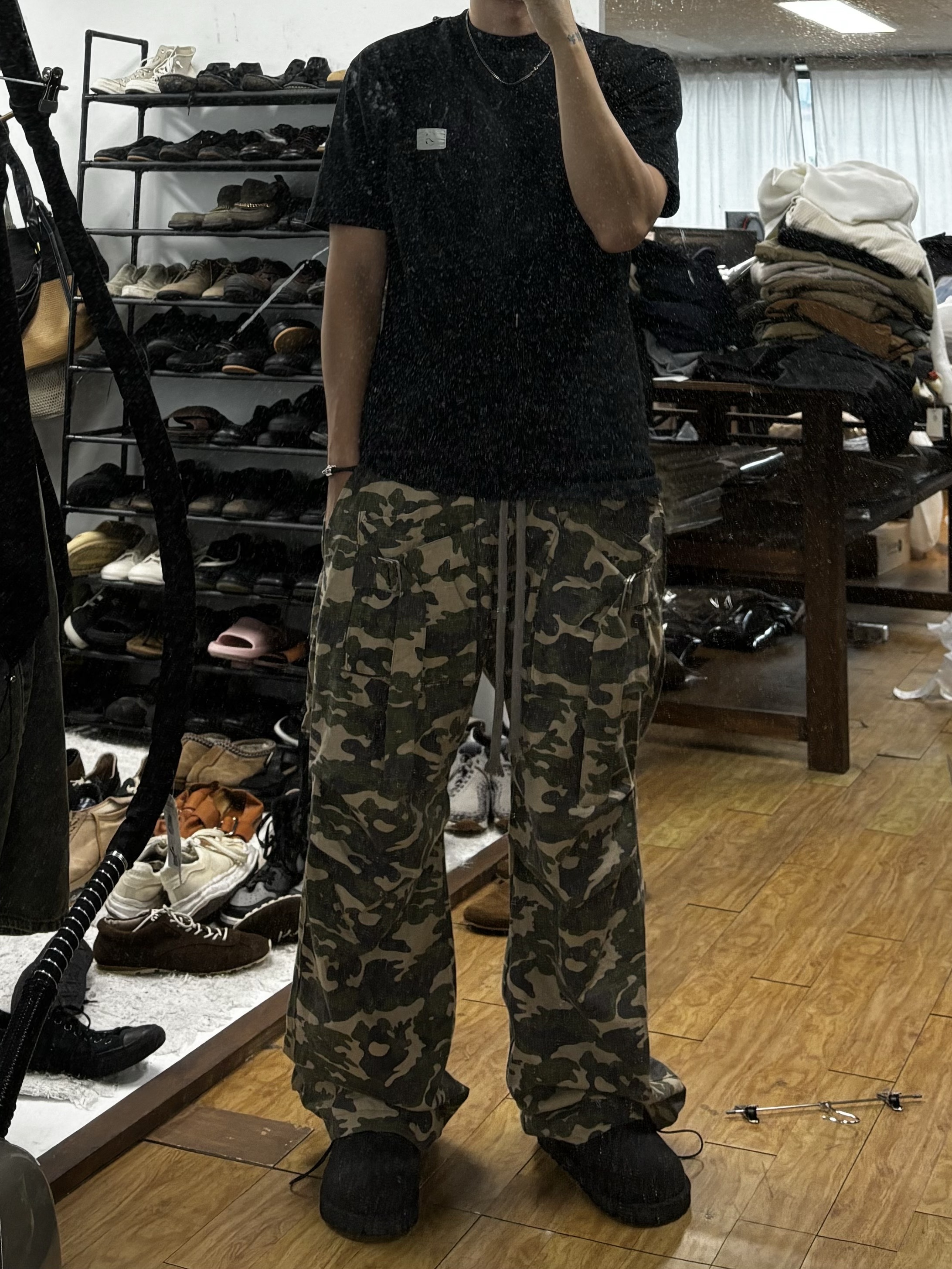 Wapworks Wide Safety Cargo Pants Camo 착용 스타일 - 2