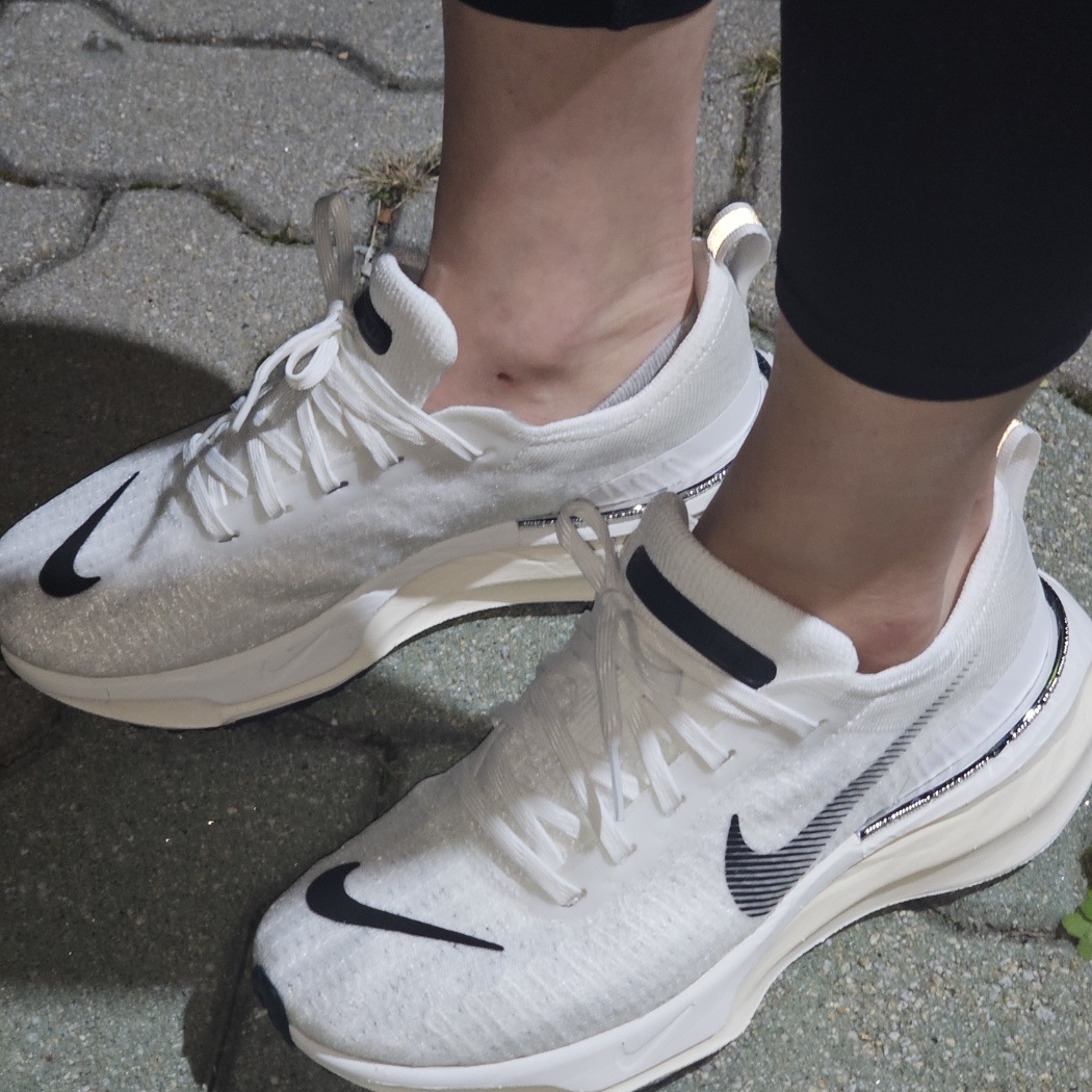 (W) Nike ZoomX Invincible Run Flyknit 3 Summit White Sail 착용 스타일