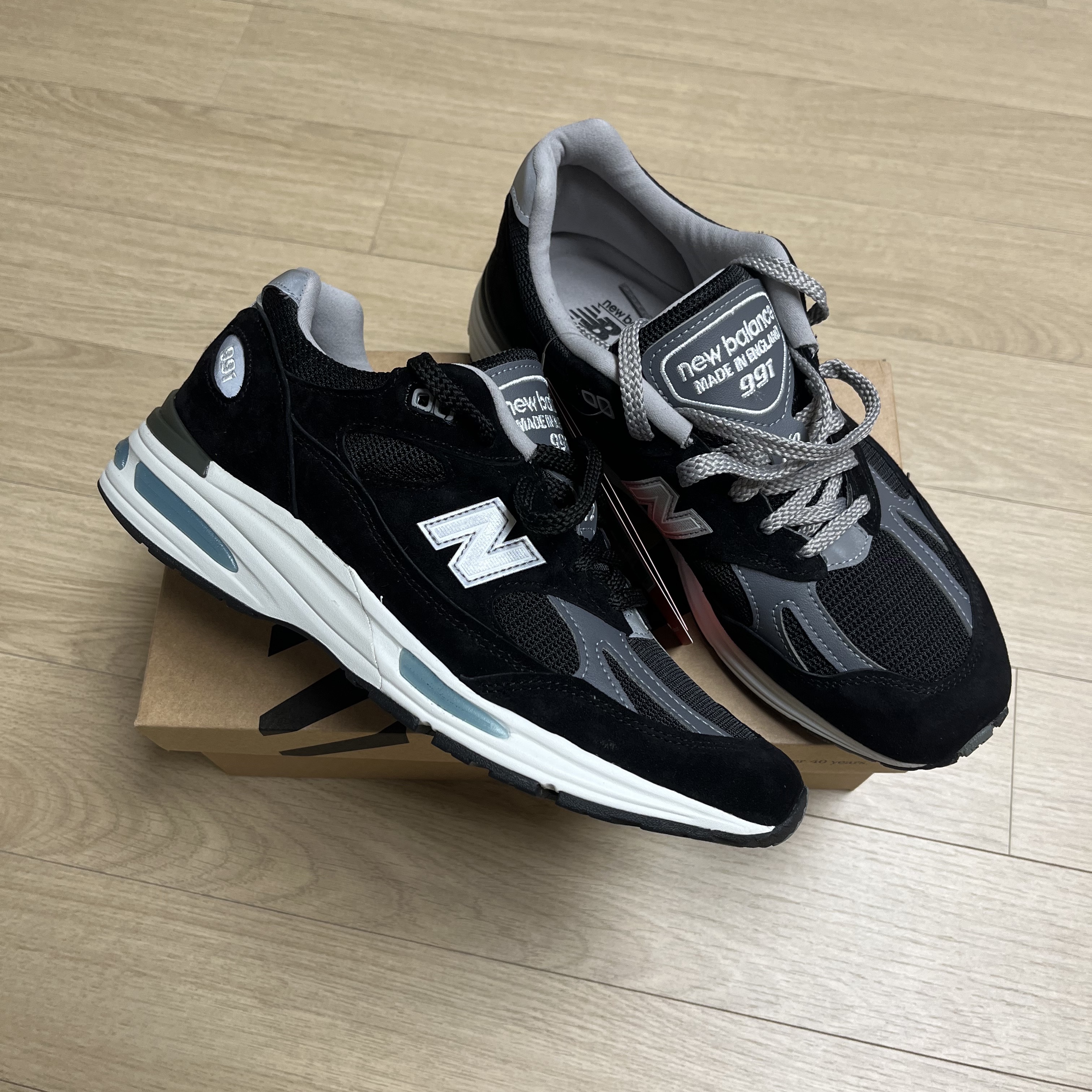 New Balance 991v2 Made in UK Black 착용 스타일
