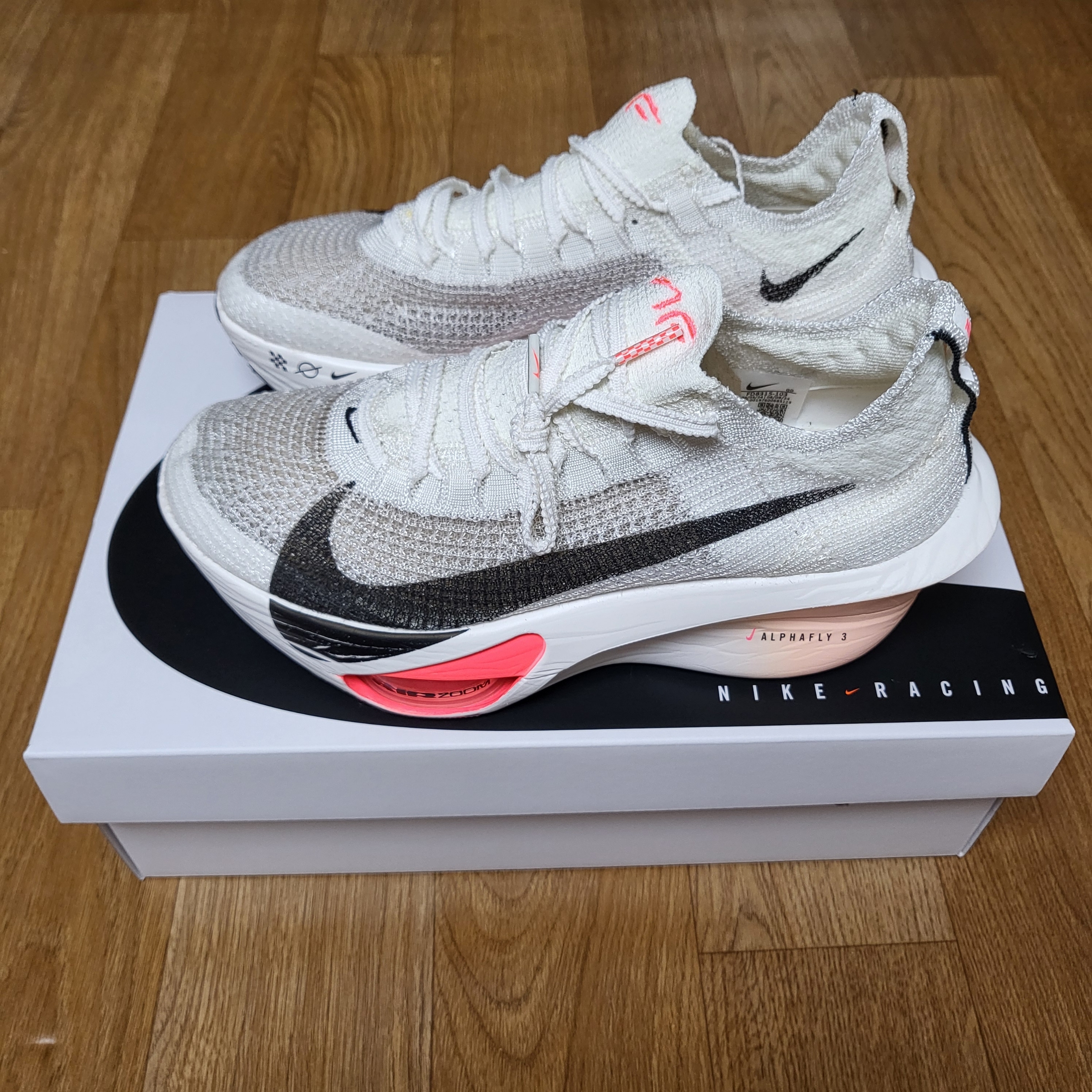 (W) Nike Air Zoom Alphafly Next% 3 Sail Crimson Tint 착용 스타일 - 2