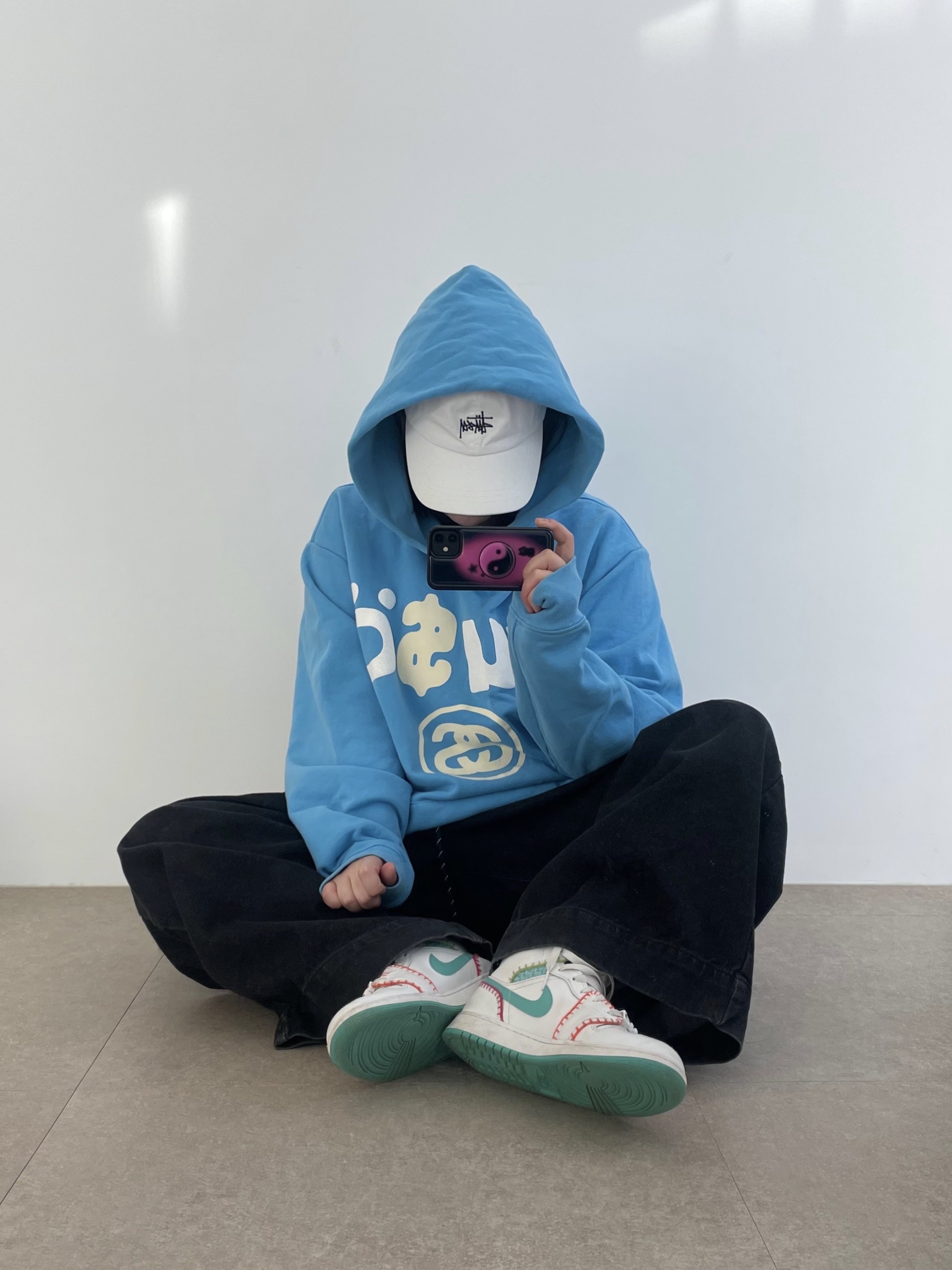 Stussy x Cactus Plant Flea Market 8 Ball Pigment Dyed Hoodie Blue, (GS) Jordan 1 Mid SE White Washed Teal 착용 스타일