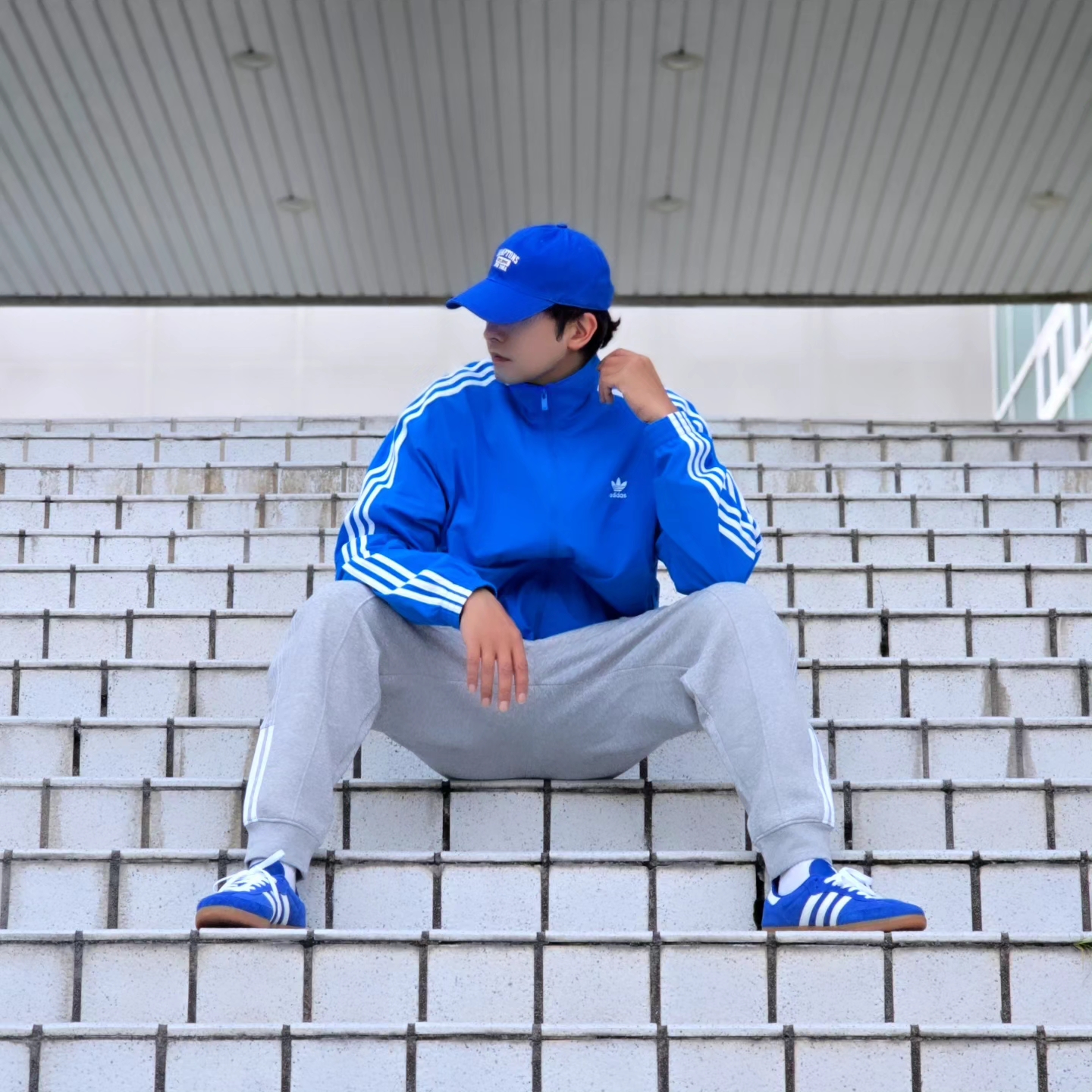 Adidas Adicolor Woven Firebird Track Top Blue Bird  - KR Sizing, Adidas Adicolor Woven Firebird Track Top Blue Bird  - US Sizing 착용 스타일 - 6