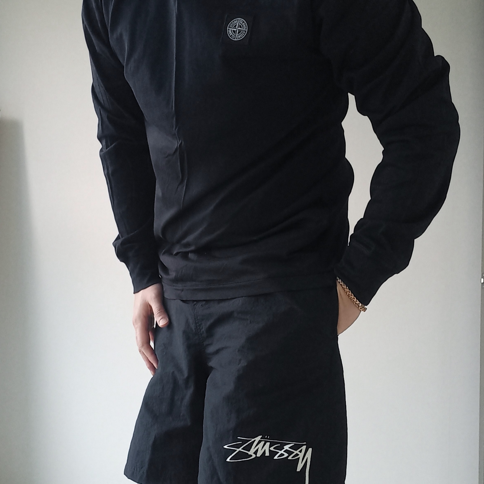 Stone Island 22713 60/2 Cotton Jersey Slim Fit L/S T-Shirt Black - 24FW, Nike x Stussy Shorts Black (FJ9167-010) 착용 스타일 - 2