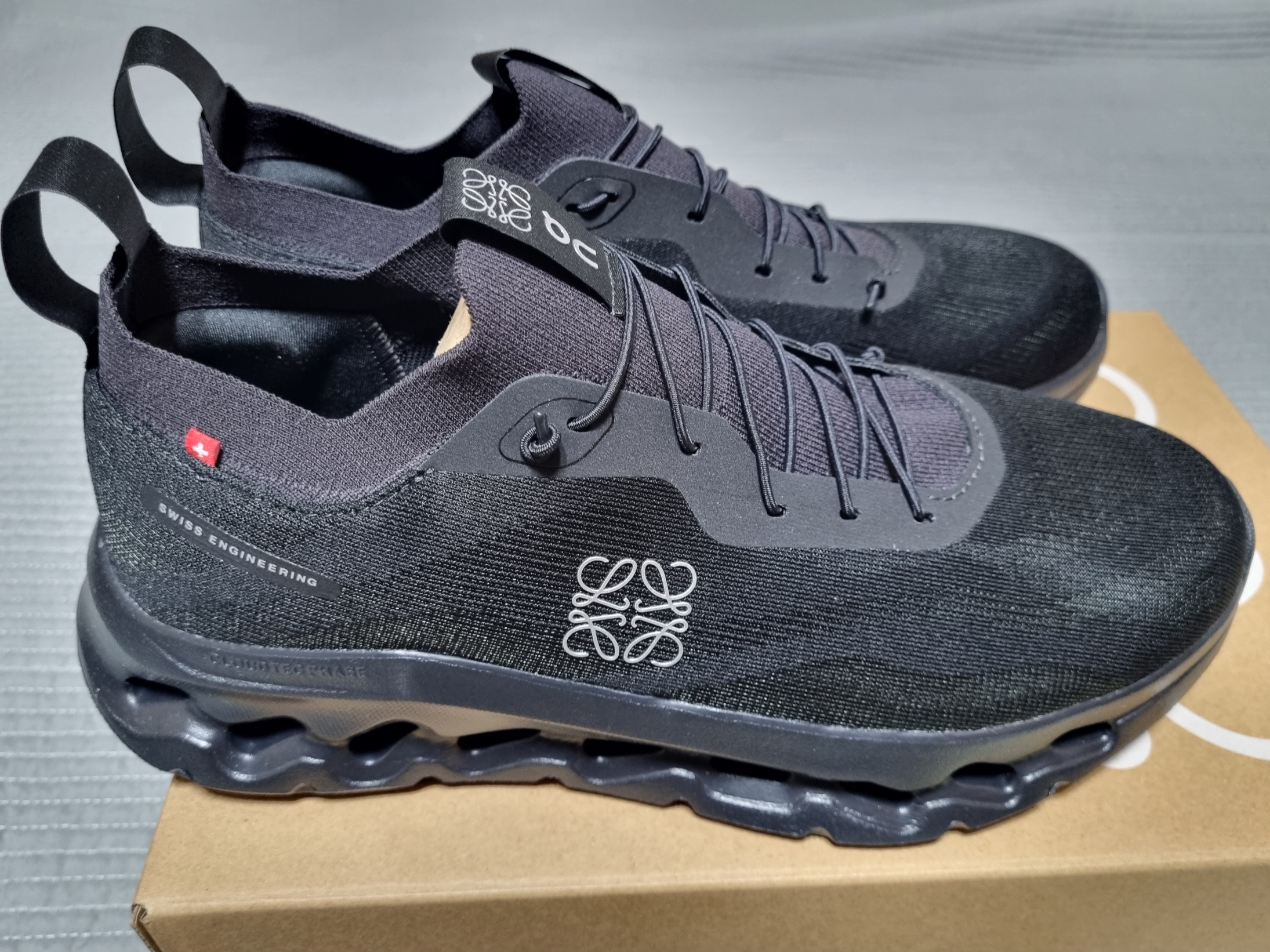 Loewe x On Running Cloudtilt All Black 착용 스타일 - 2