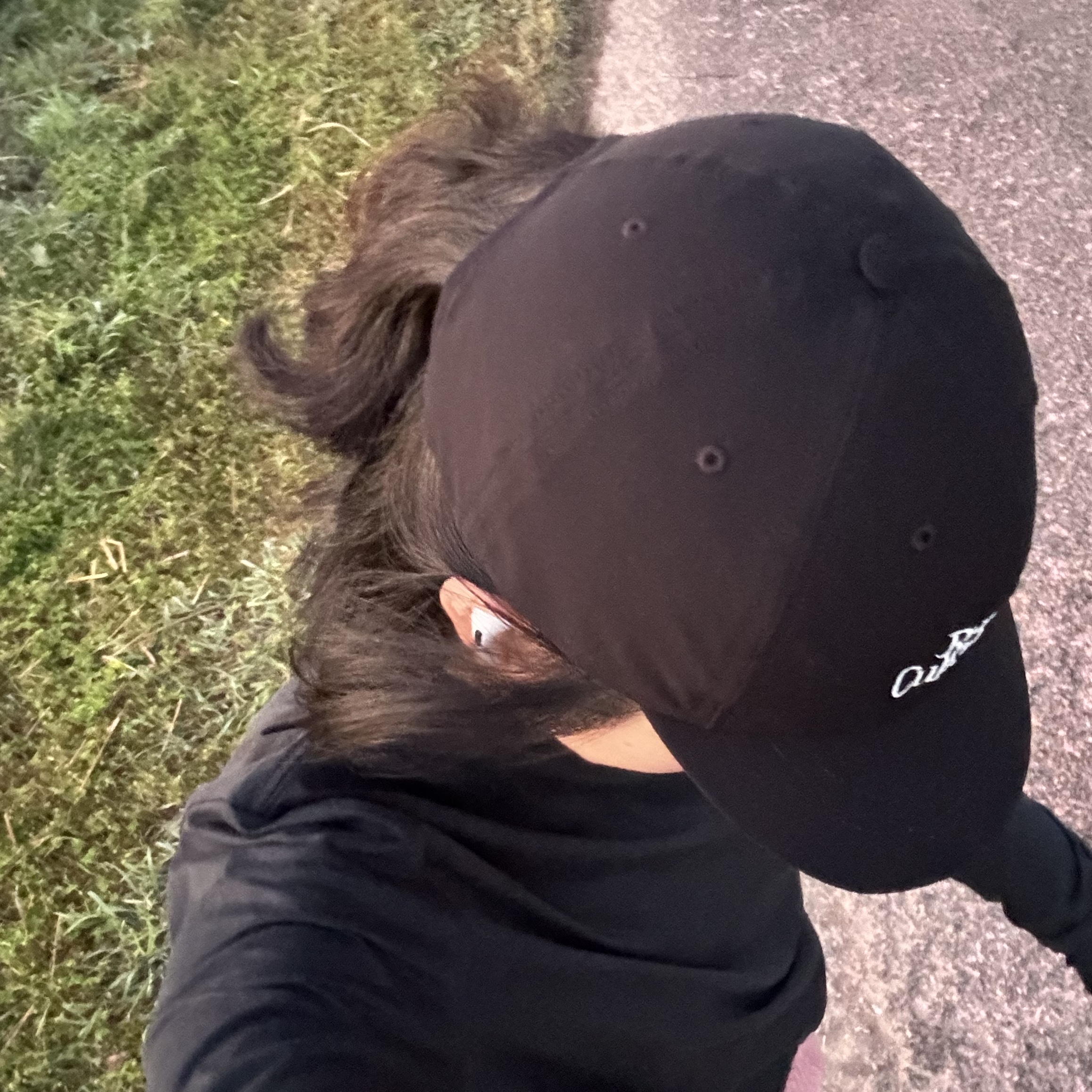 Satisfy Peaceshell Running Cap Black 착용 스타일 - 3