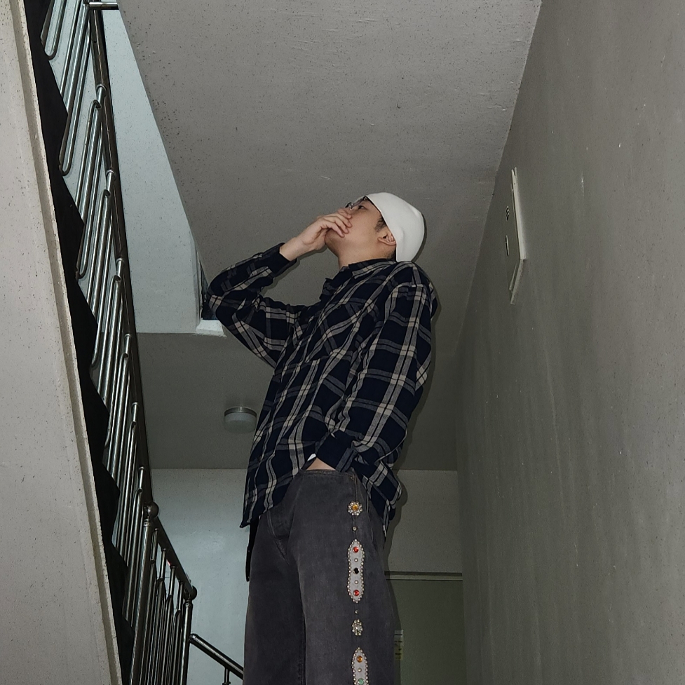 Kapital 14 oz. Denim 5P Monkey Cisco Gemstone Pants Black, Kapital 14 oz. Denim 5P Monkey Cisco Gemstone Pants Indigo (Processing) 착용 스타일 - 1
