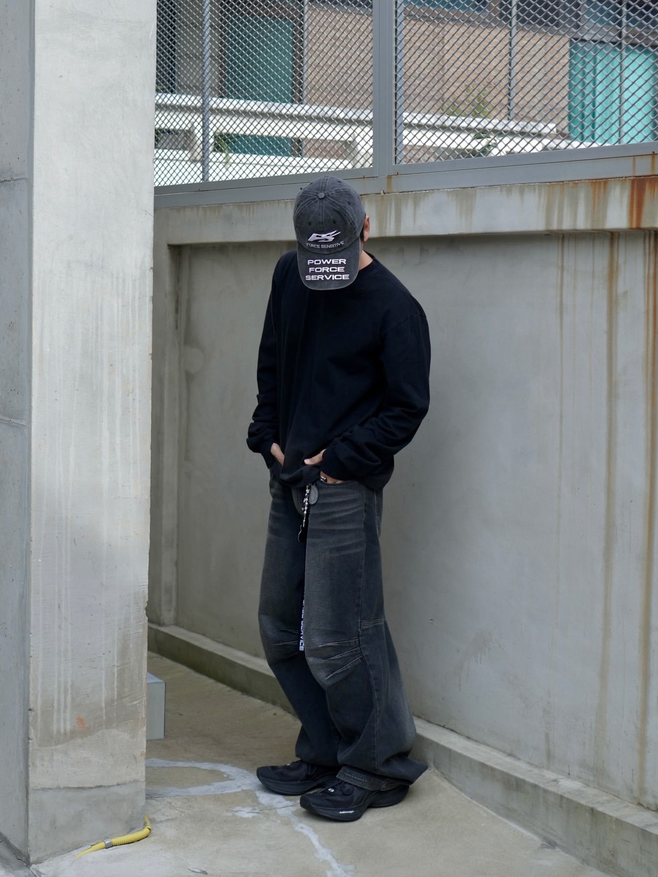 [KREAM 단독] BLR Double Trident Washing Wide Denim Pants Black, [KREAM 단독] BLR Double Trident Washing Wide Denim Pants Blue 착용 스타일