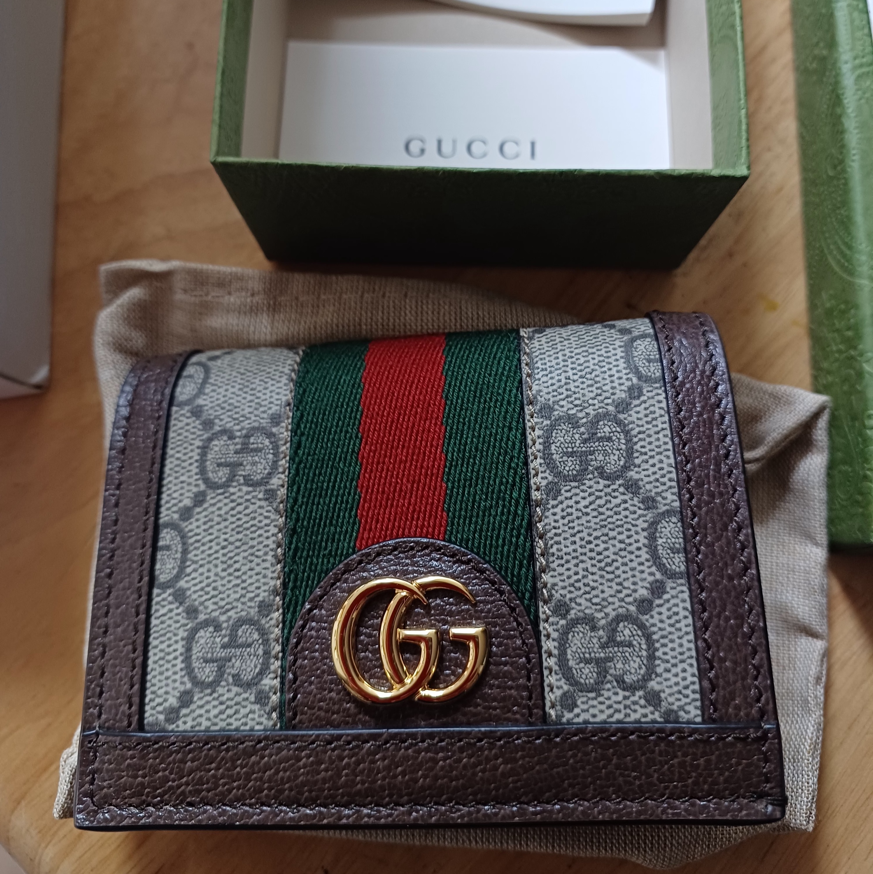 Gucci Ophidia GG Card Case Wallet Beige Ebony 착용 스타일