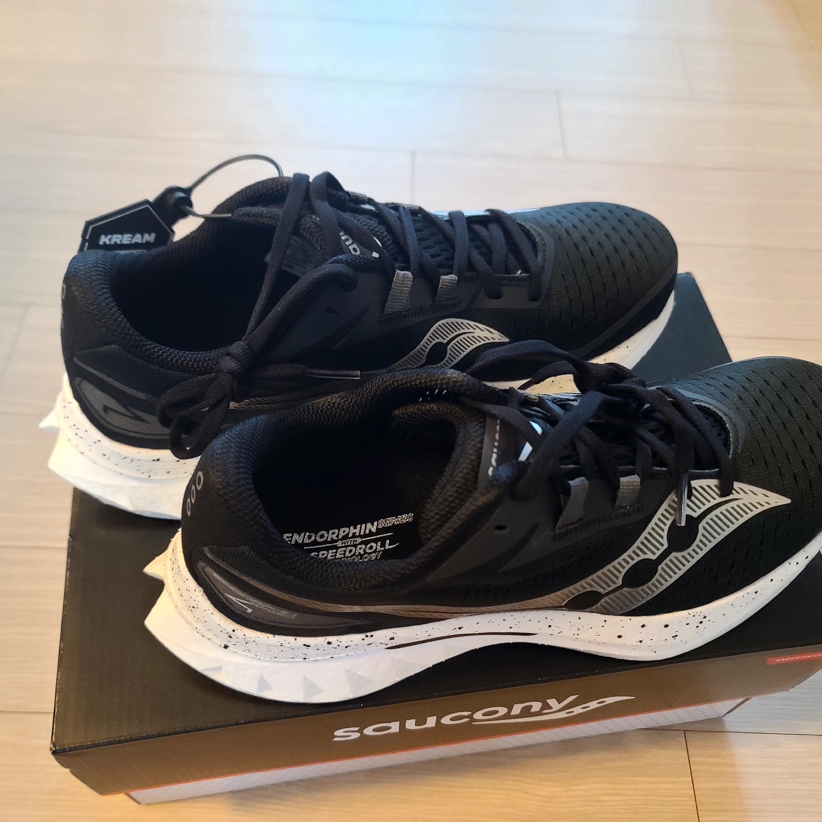 Saucony Endorphin Speed 4 Black 착용 스타일
