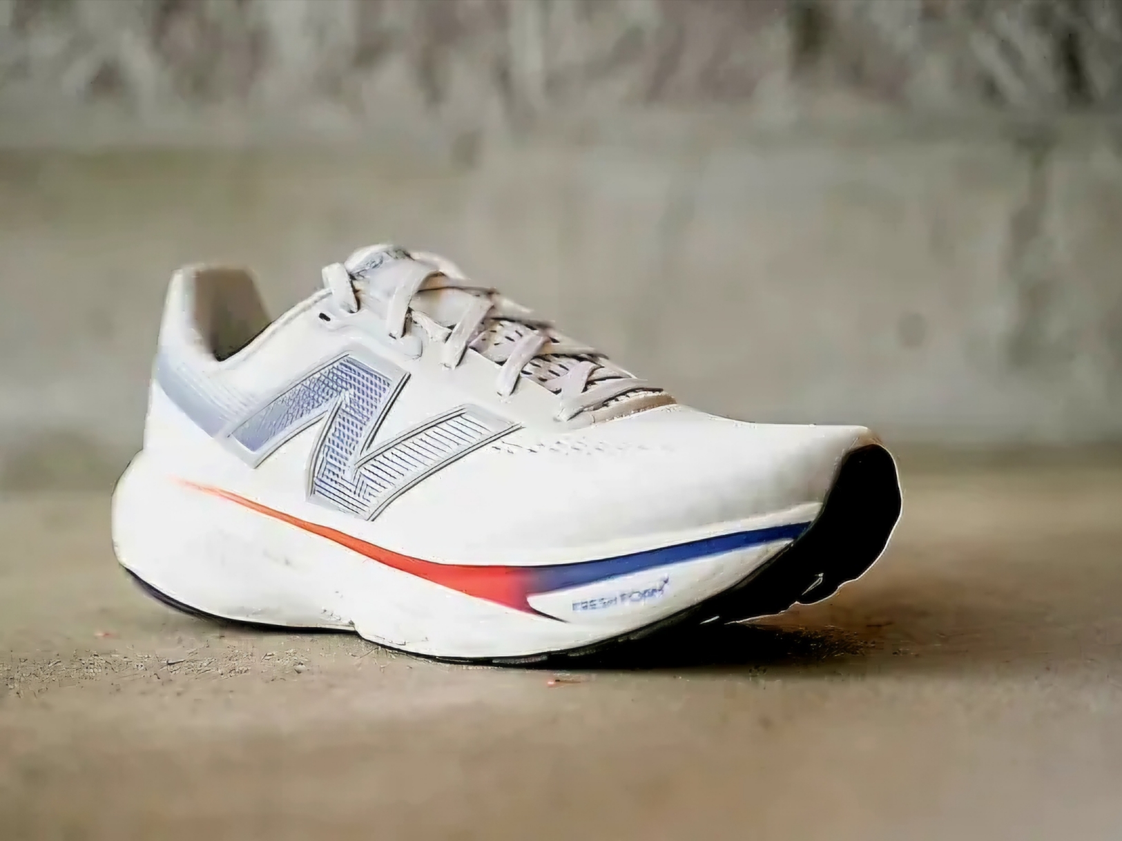 New Balance Fresh Foam X 1080v14 Grey Matter Silver Metallic - 2E Wide, New Balance Fresh Foam X 1080v14 TCS NYC Marathon White Hi Pink - 2E Wide 착용 스타일