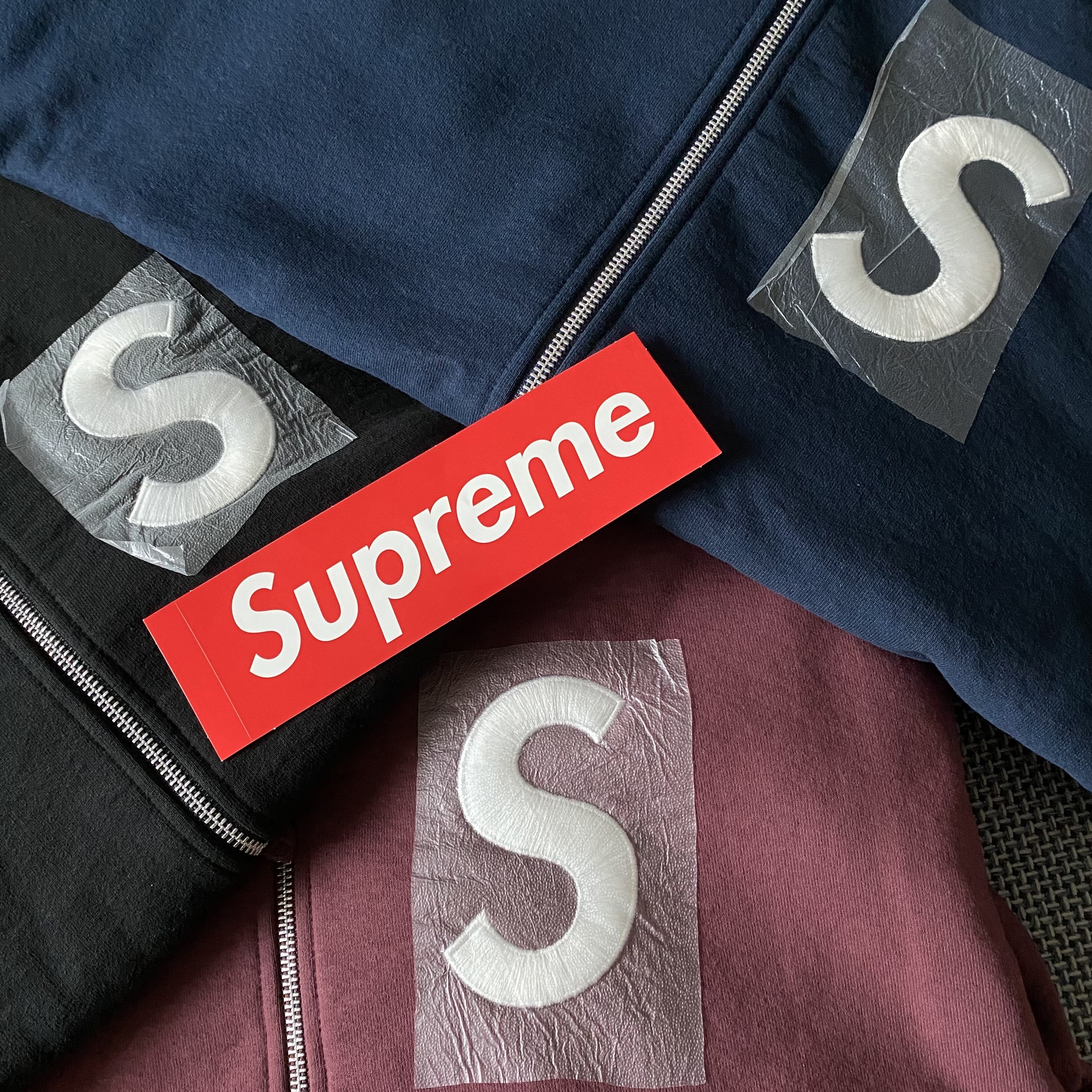Supreme S Logo Zip Up Hooded Sweatshirt Black - 24FW, Supreme S Logo Zip Up Hooded Sweatshirt Maroon - 24FW 착용 스타일