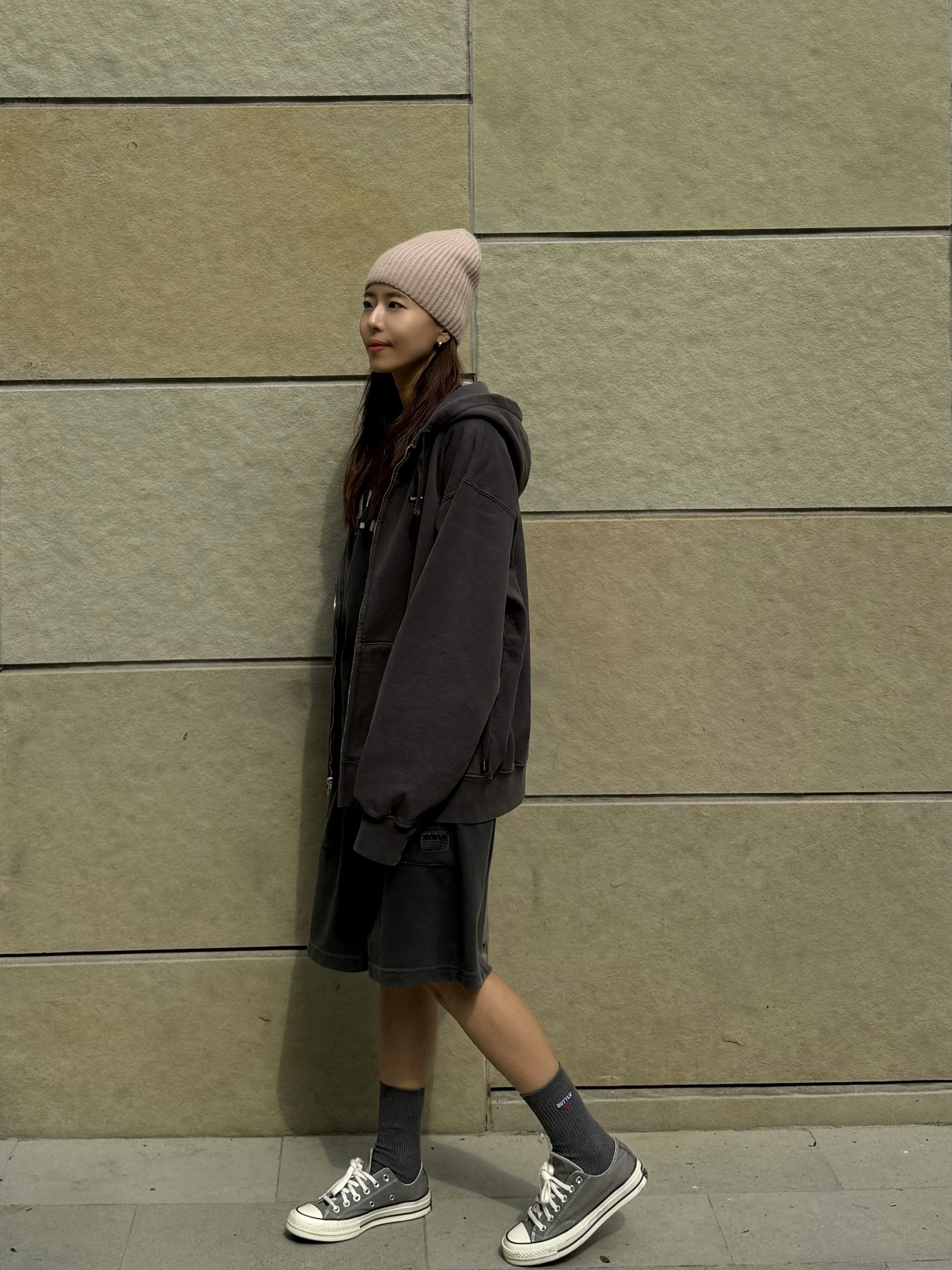 Supreme Overdyed Small Box Zip Up Hooded Sweatshirt Black - 24SS, Supreme Cracked Arc S/S Top Black - 24SS 착용 스타일 - 3