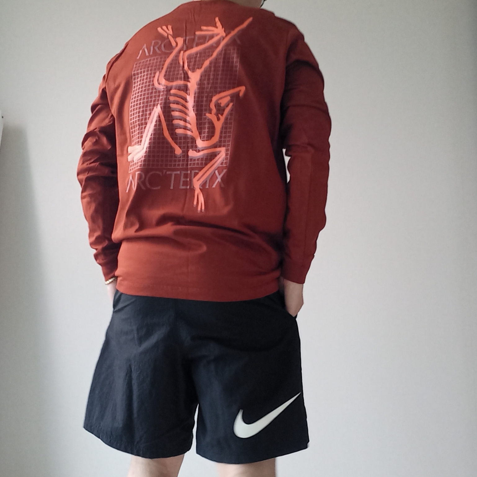 Arc'teryx Arc'Multi Bird Logo LS T-Shirt Sequoia Solaris, Nike x Stussy Shorts Black (FJ9167-010) 착용 스타일 - 1